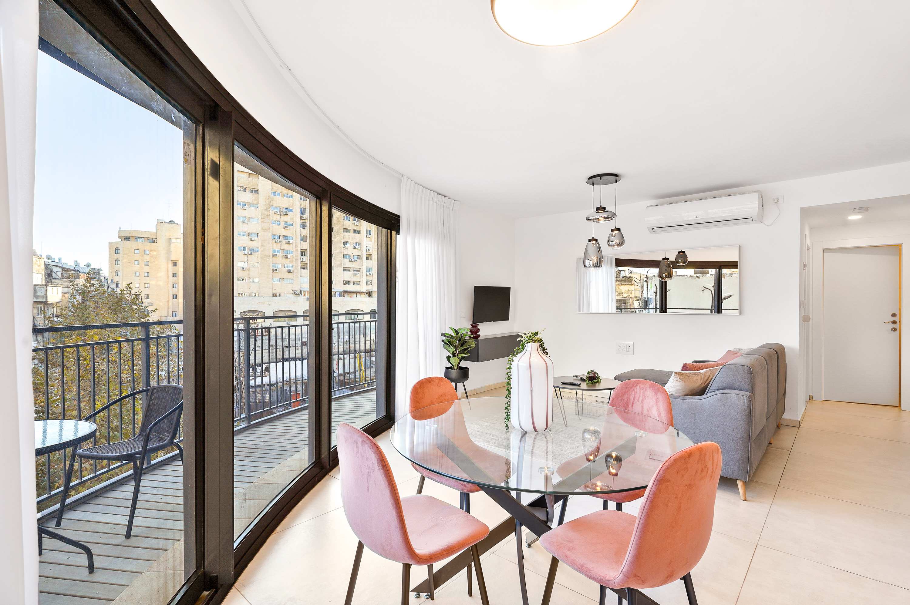 Deluxe 1 Bedrooms Apartment/Terrace in City Center photo 4