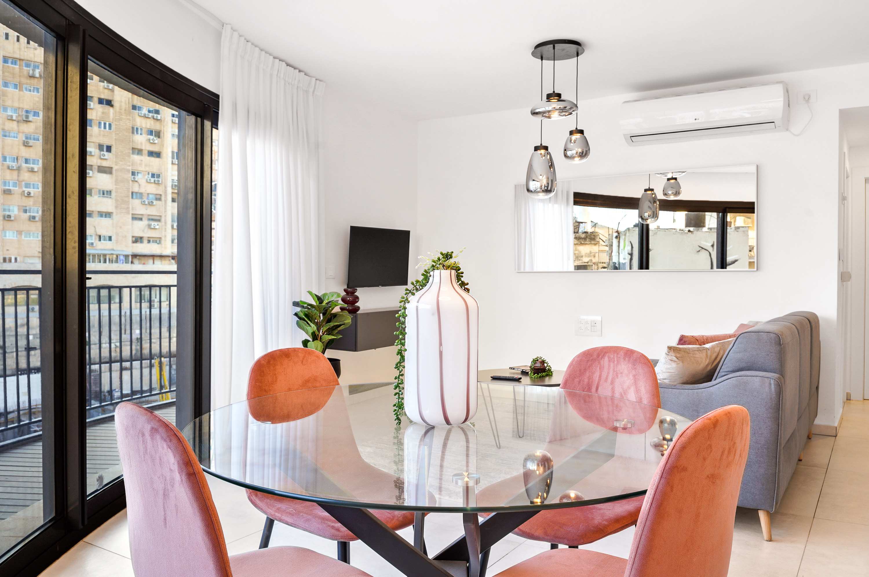 Deluxe 1 Bedrooms Apartment/Terrace in City Center photo 6