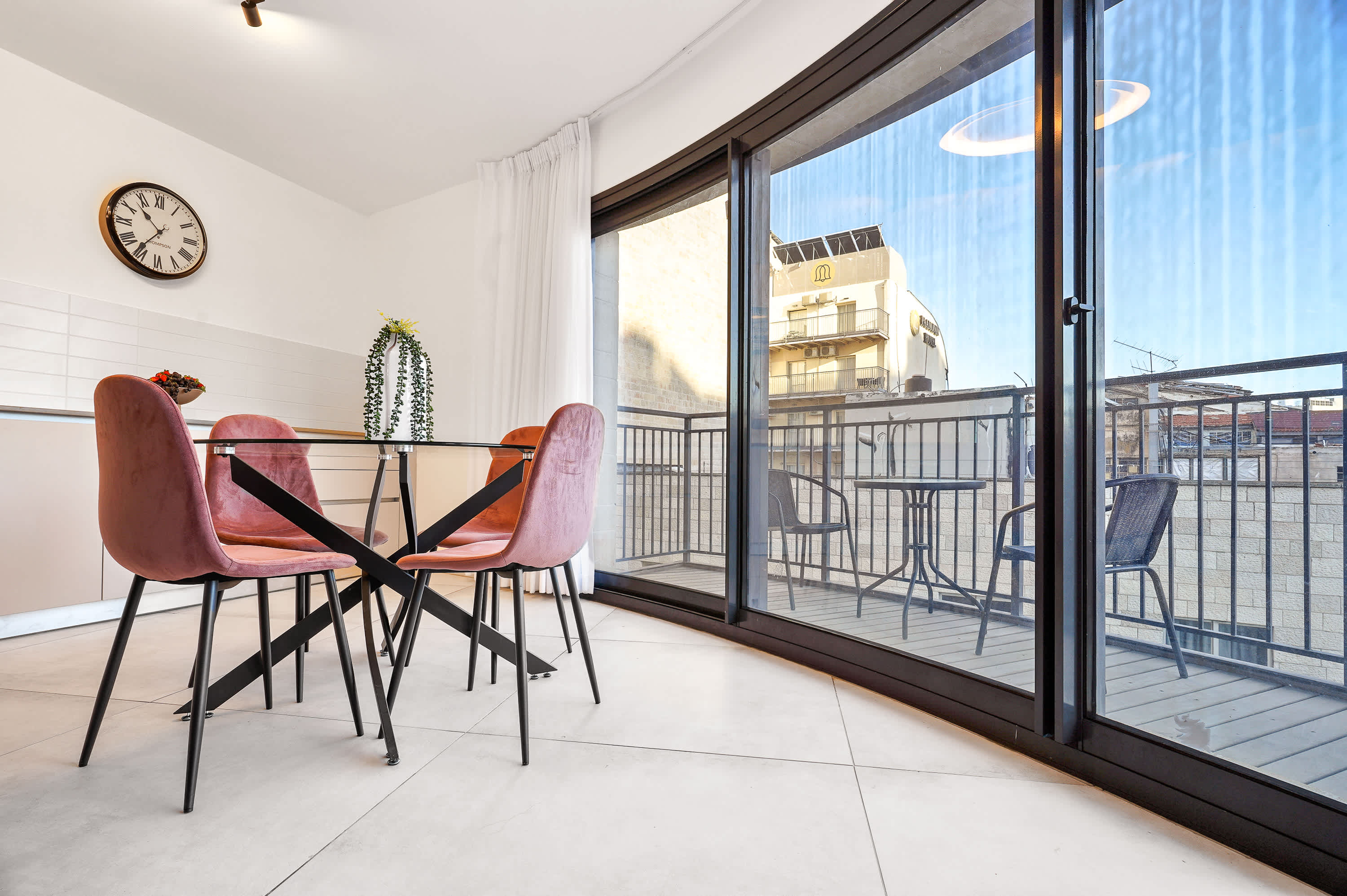 Deluxe 1 Bedrooms Apartment/Terrace in City Center – vacation rental in Nachlaot/Shuk
