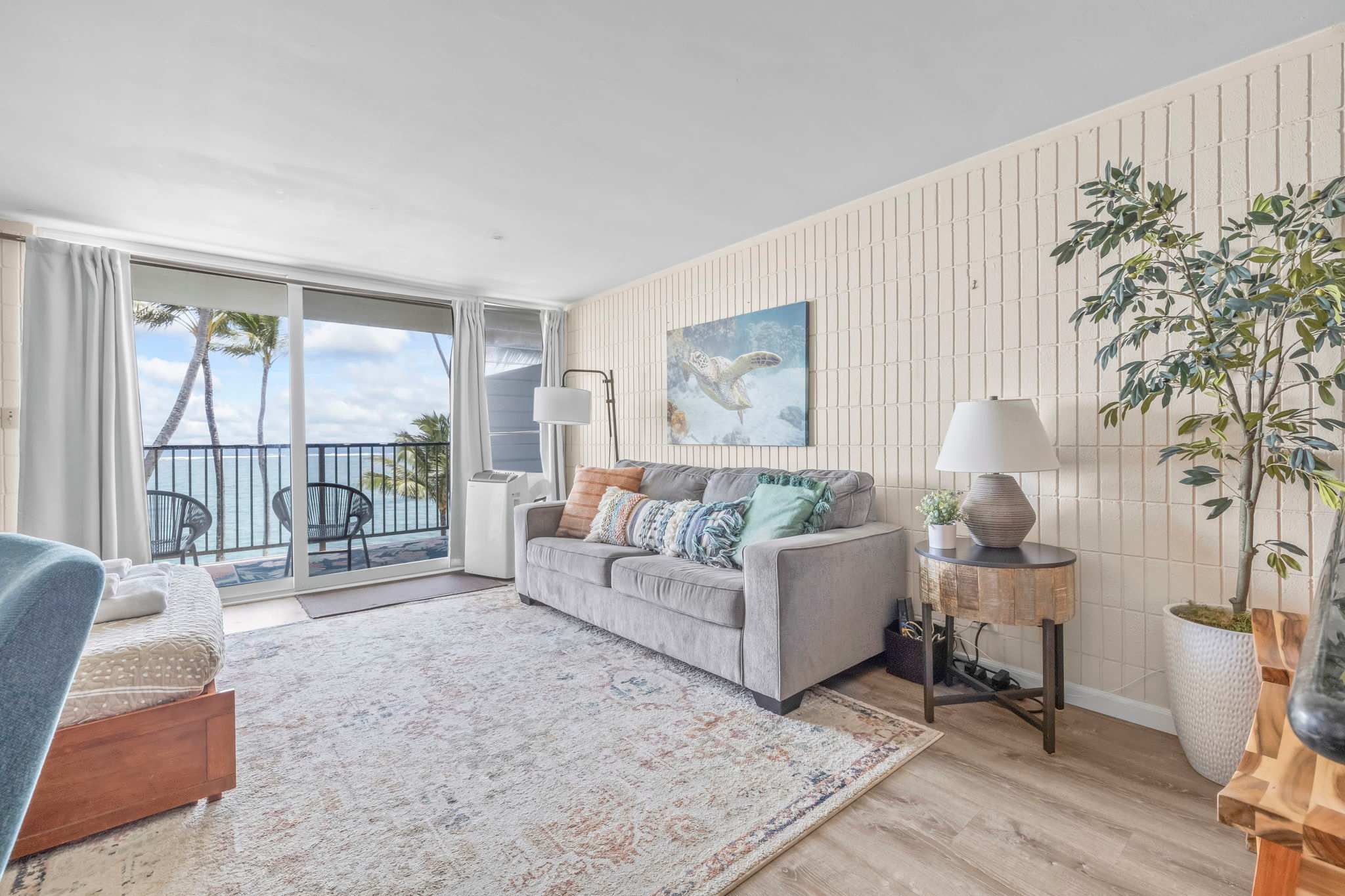 Condo on beach  with AC — Hauula, HI — vacation rental