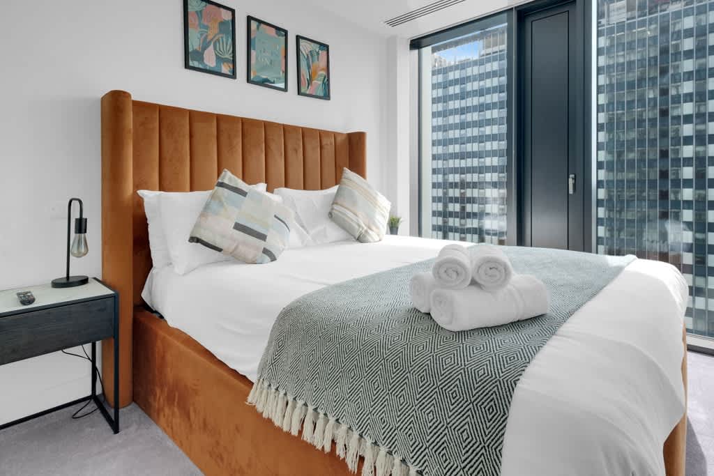 View Bright & Comfortable 2-Bed Apartment near City Cen in Broad Street 218 B1 Bright & Comfortable 2-Bed Apartment near City Cen in Broad Street 218 B1 - Property image 18 - VivreStays