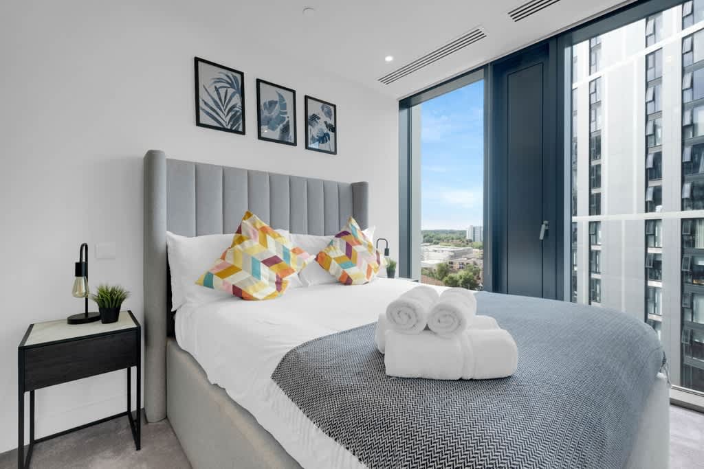 View Bright & Comfortable 2-Bed Apartment near City Cen in Broad Street 218 B1 Bright & Comfortable 2-Bed Apartment near City Cen in Broad Street 218 B1 - Property image 12 - VivreStays