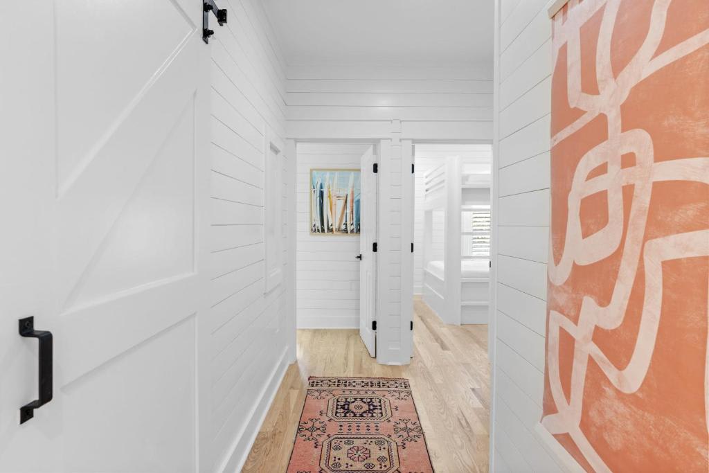 Hot Tub, Fire Pit, Steps to 30A Beach | Reel McCoy