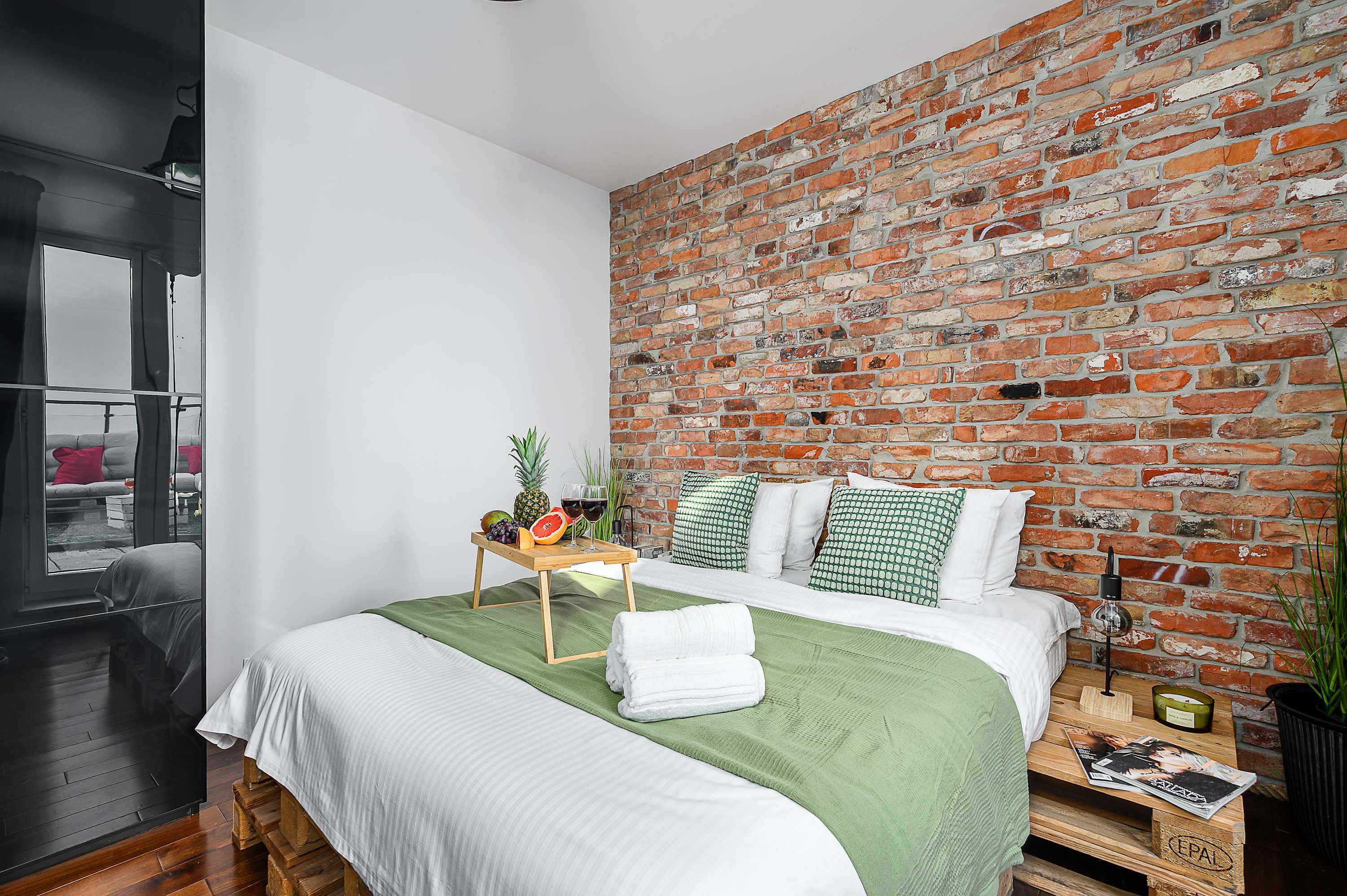 Lumina 3-room apart with large terrace