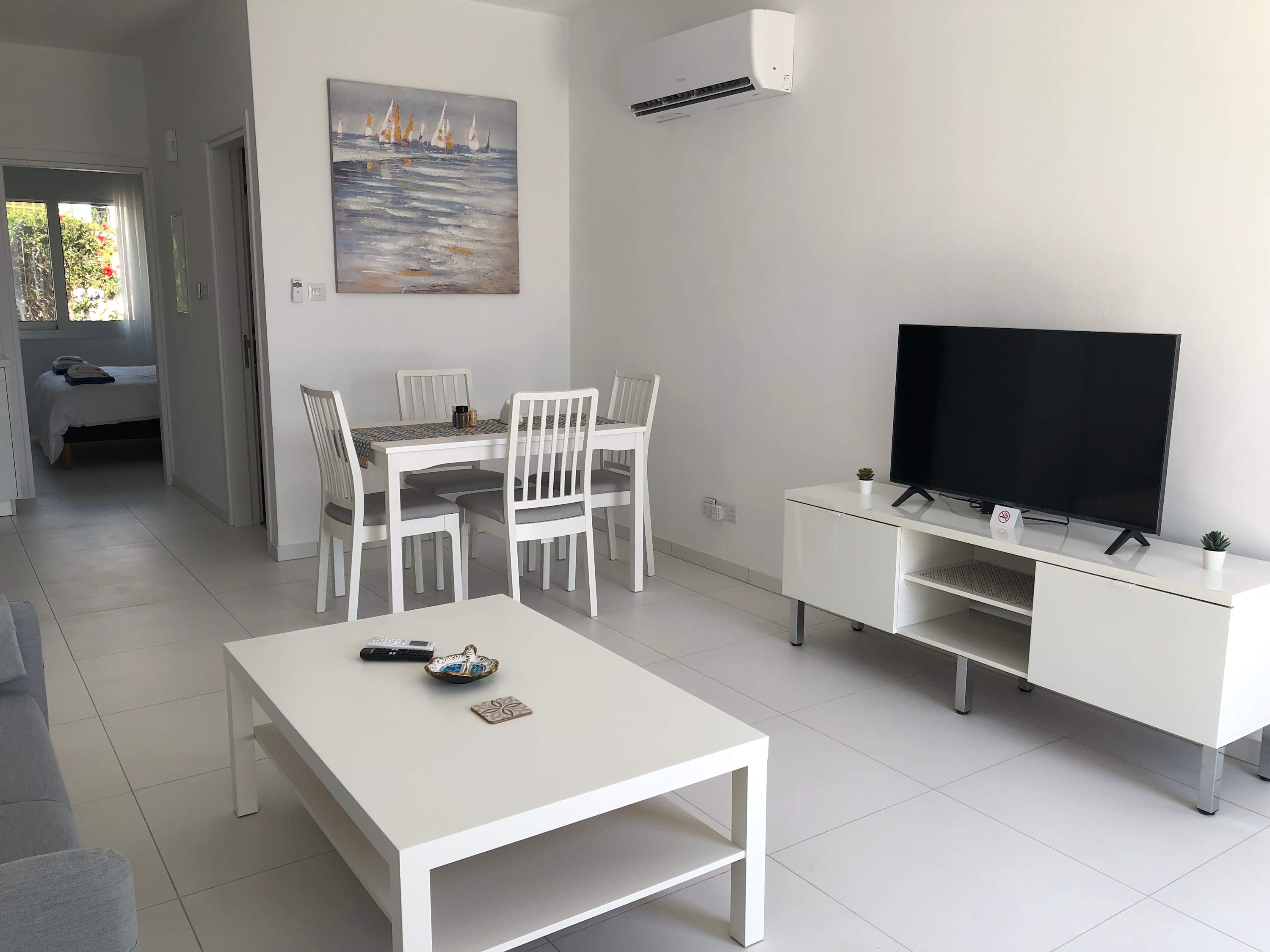 Venus Beach | Elegant 1BR Apt | 100m From Sea | Groundfloor