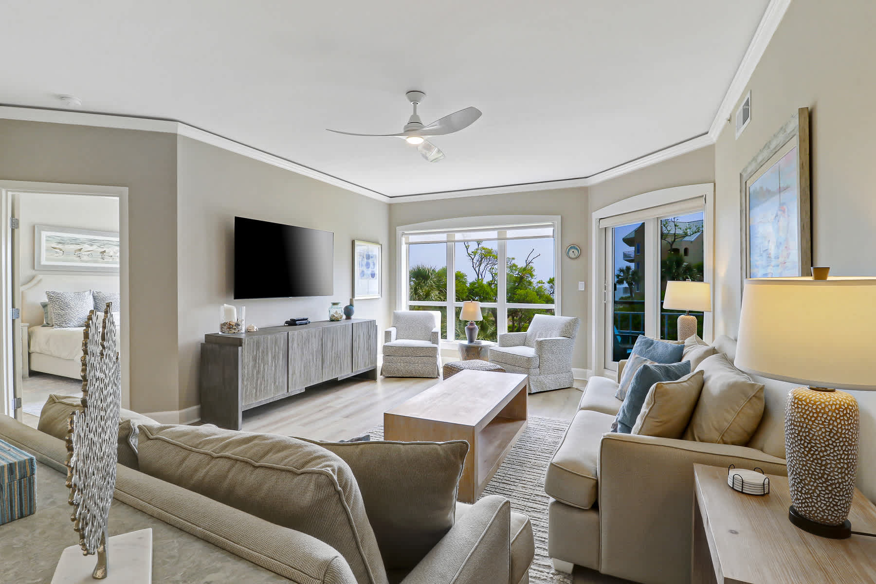 Ocean Views Immaculate Windsor Court Villa