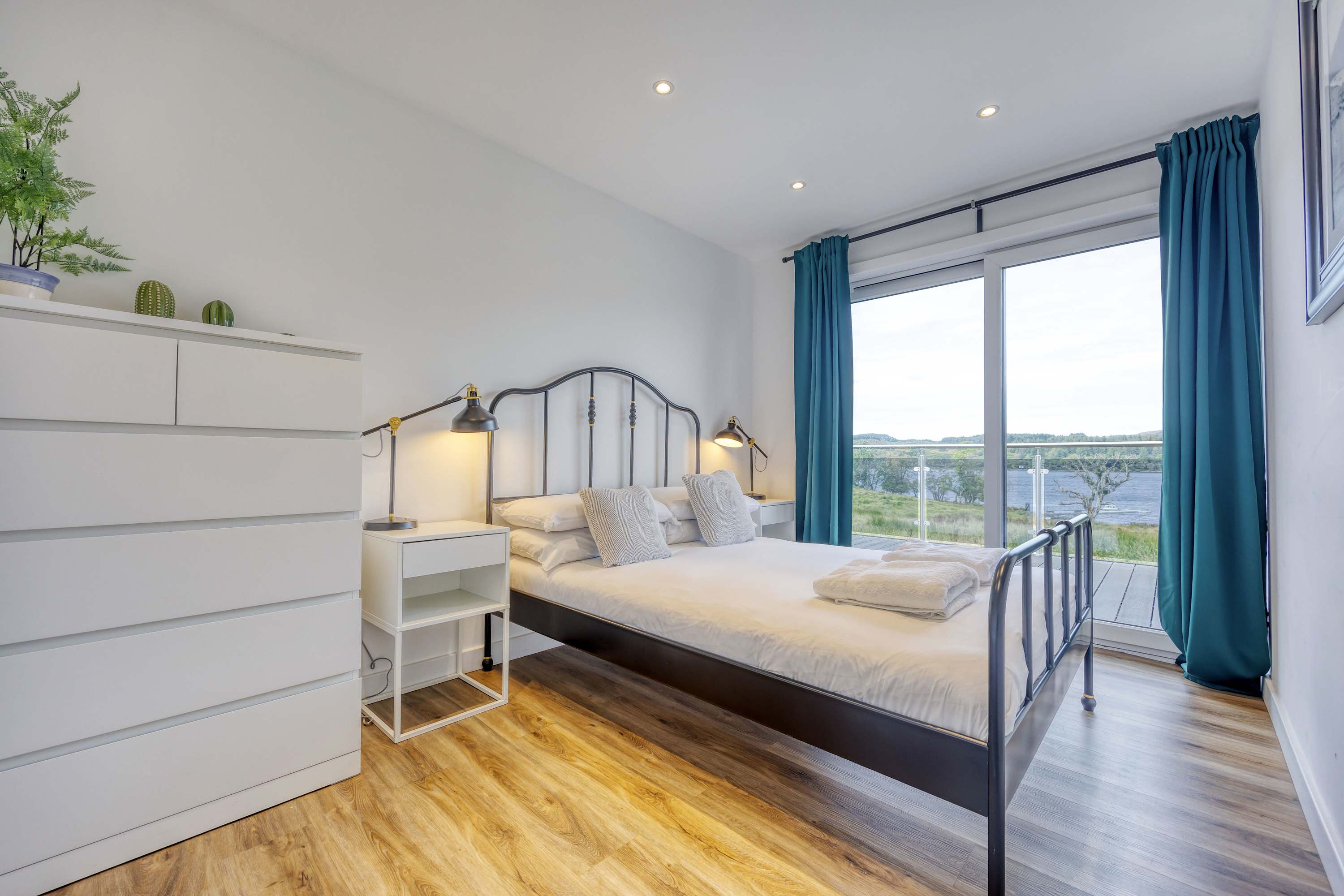 Loch Awe Lodge with Stunning Views Ardbrecknish in Ardbrecknish PA33 1BH - Property image 15 - VivreStays
