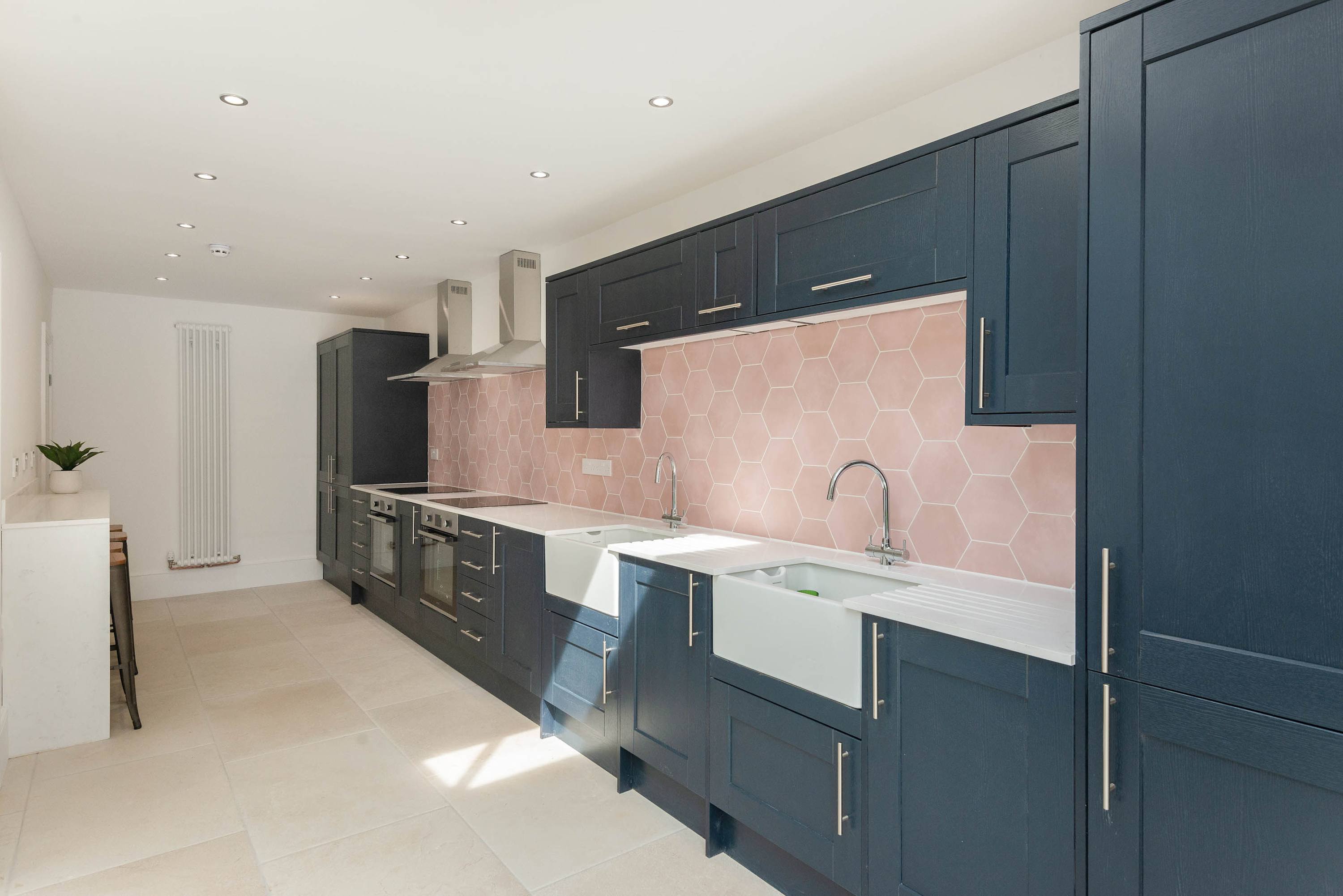 Spacious House, Private Parking & Garden — Gloucestershire, England — vacation rental