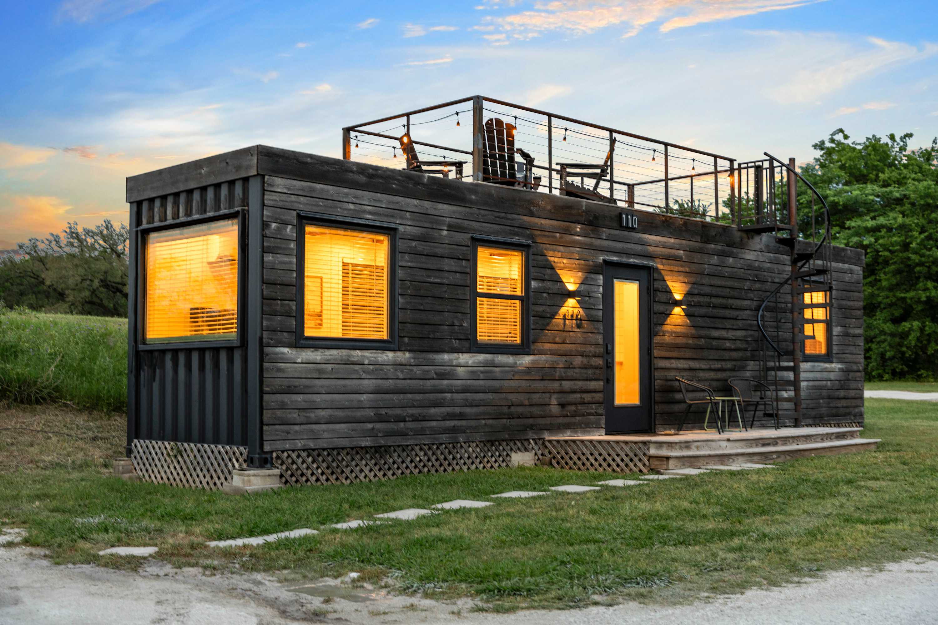 Container home with rooftop views and pickleball — Waco, TX — vacation rental