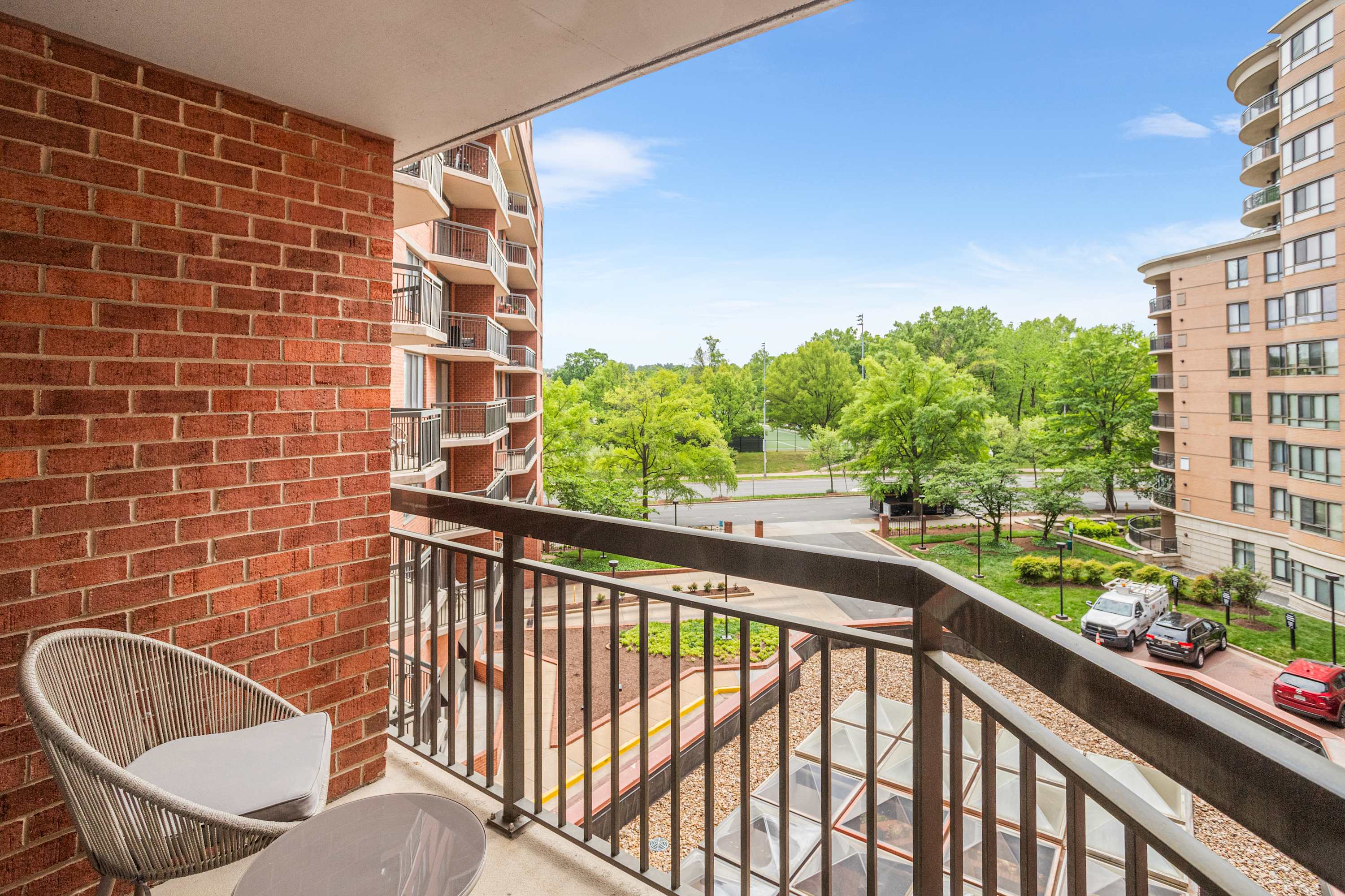 Modern Comfort Apt in Pentagon City