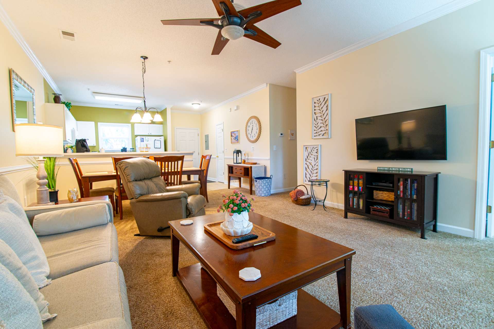 Pet Friendly Golf Paradise w Huge Pool and Hot Tub