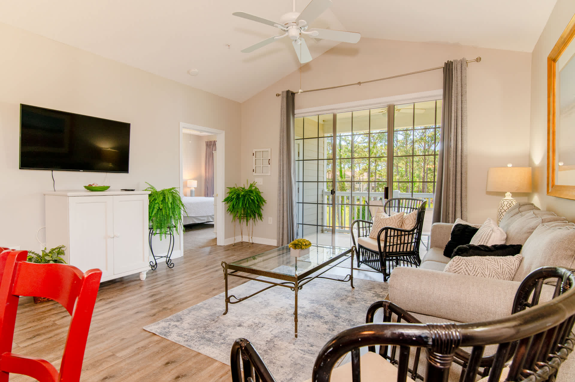 Massive Waterfront Pool! Lakefront Condo Famous Barefoot Resort