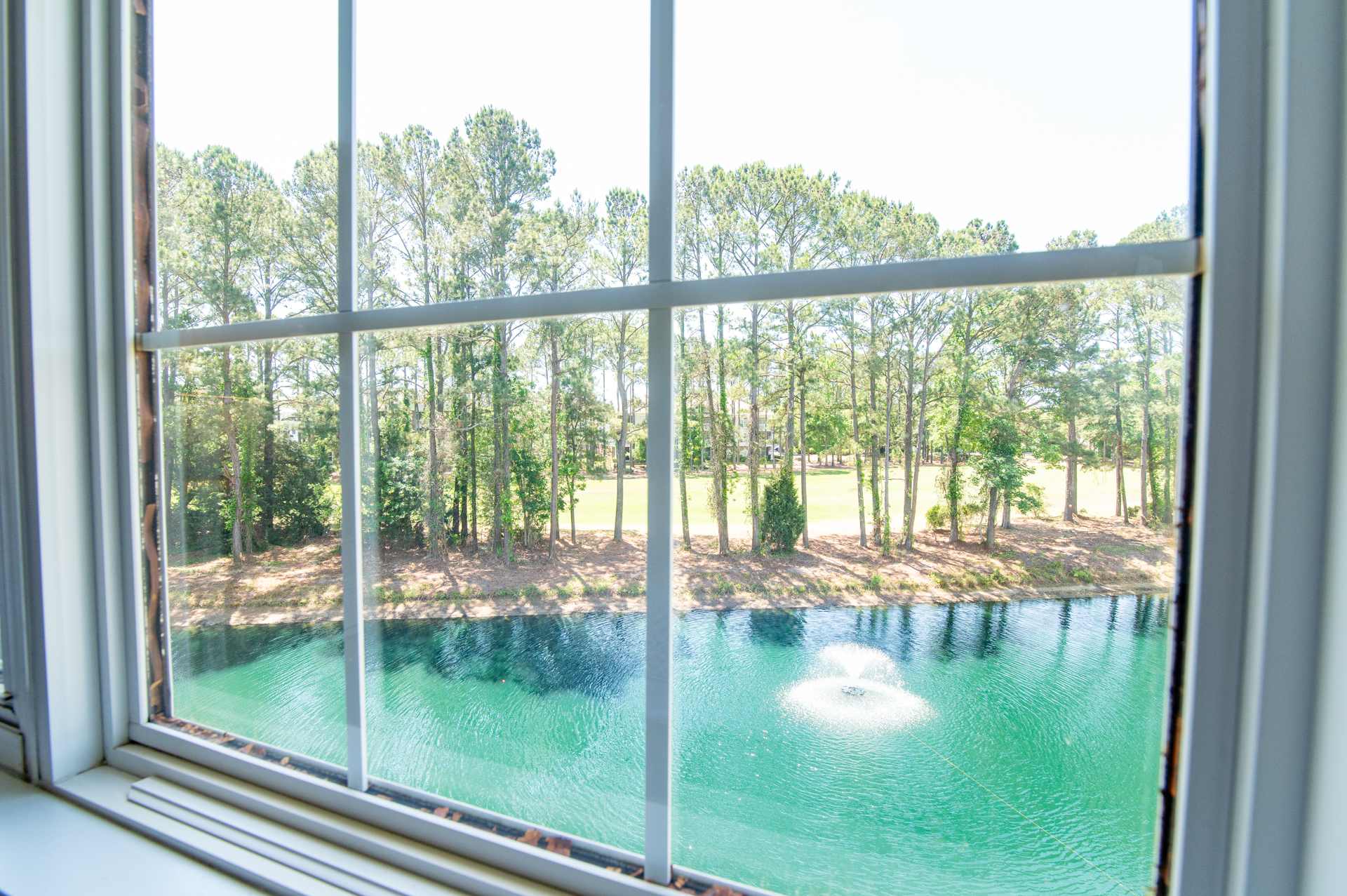 Massive Waterfront Pool! Lakefront Condo Famous Barefoot Resort