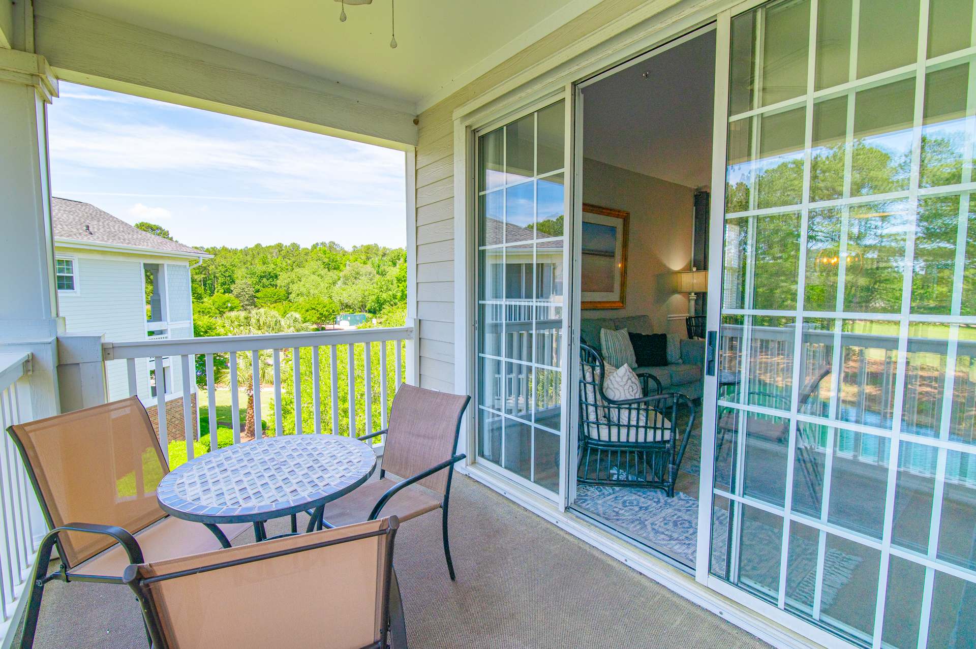 Massive Waterfront Pool! Lakefront Condo Famous Barefoot Resort