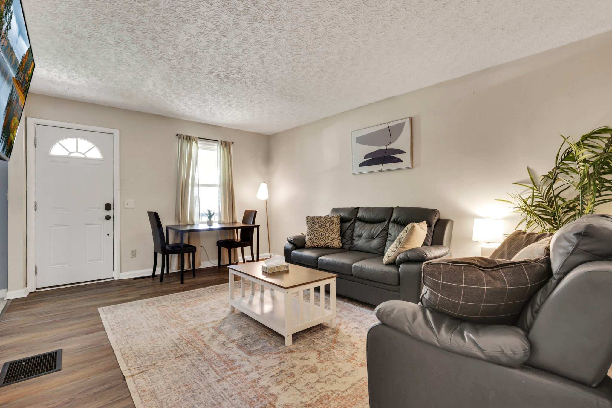 The Columbus Garden Retreat | 5Beds One Level Home