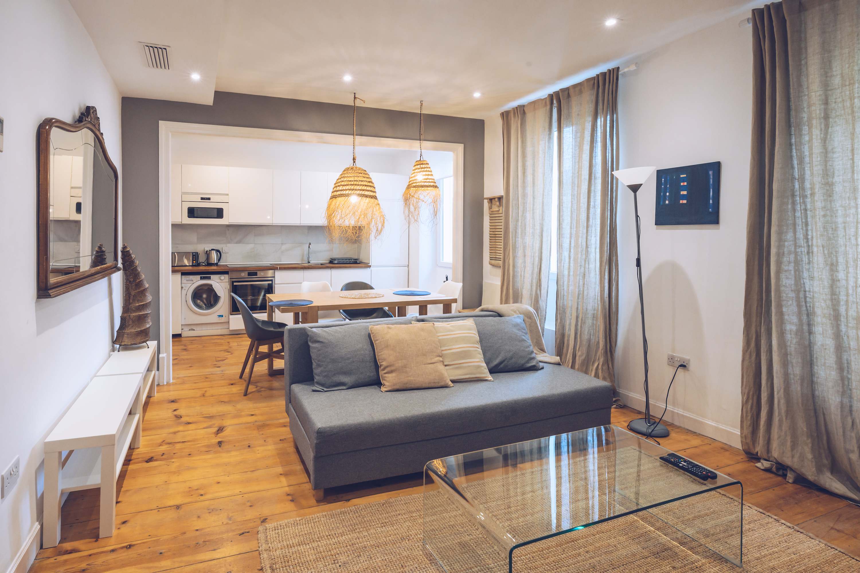 "Stunning 2-BR Apartment in The Nook with Lift Access and Prime Central Location" — Gibraltar — vacation rental