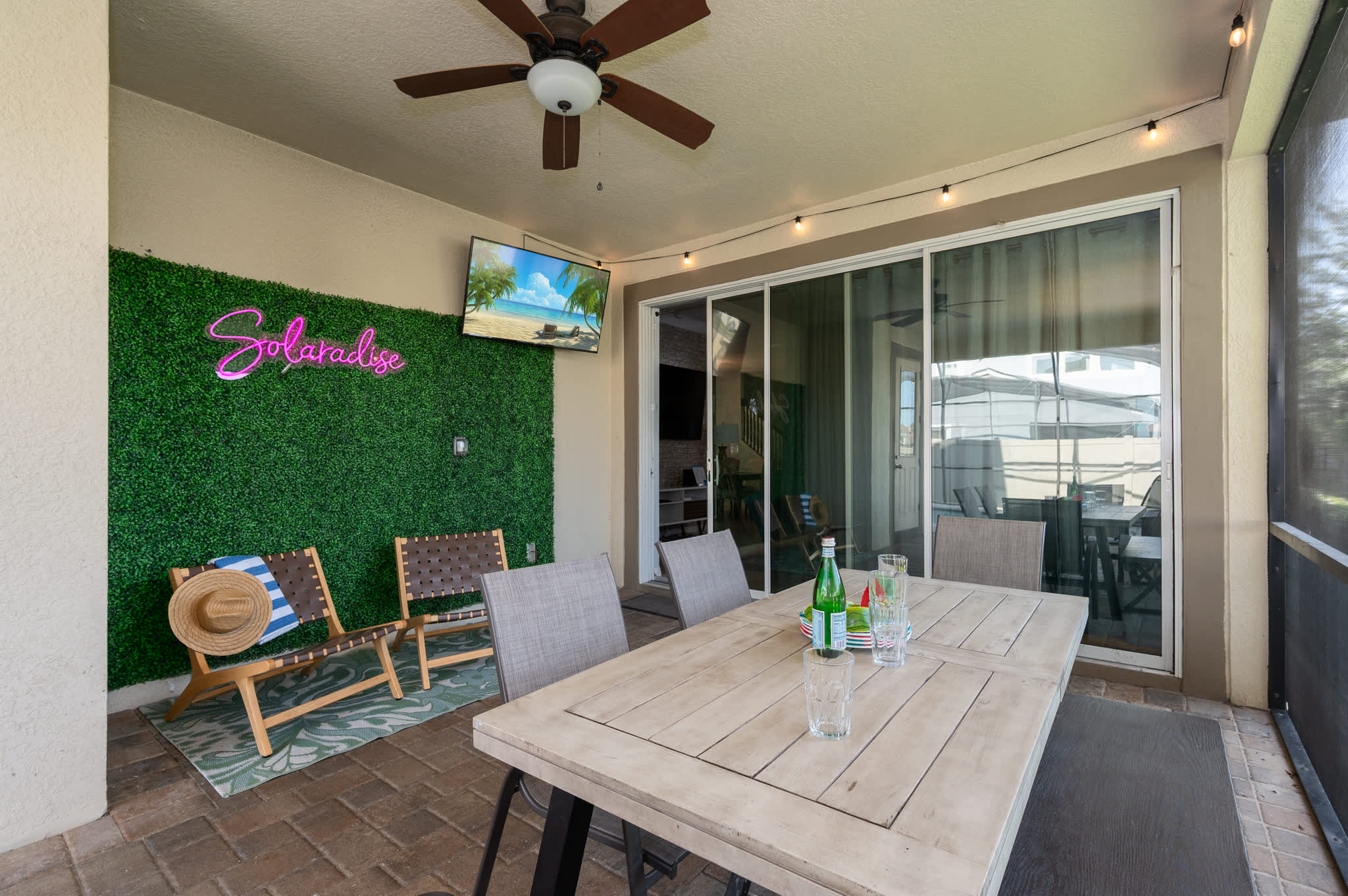 From morning coffee to evening gatherings, our covered patio in Orlando is the perfect outdoor extension of your living space.