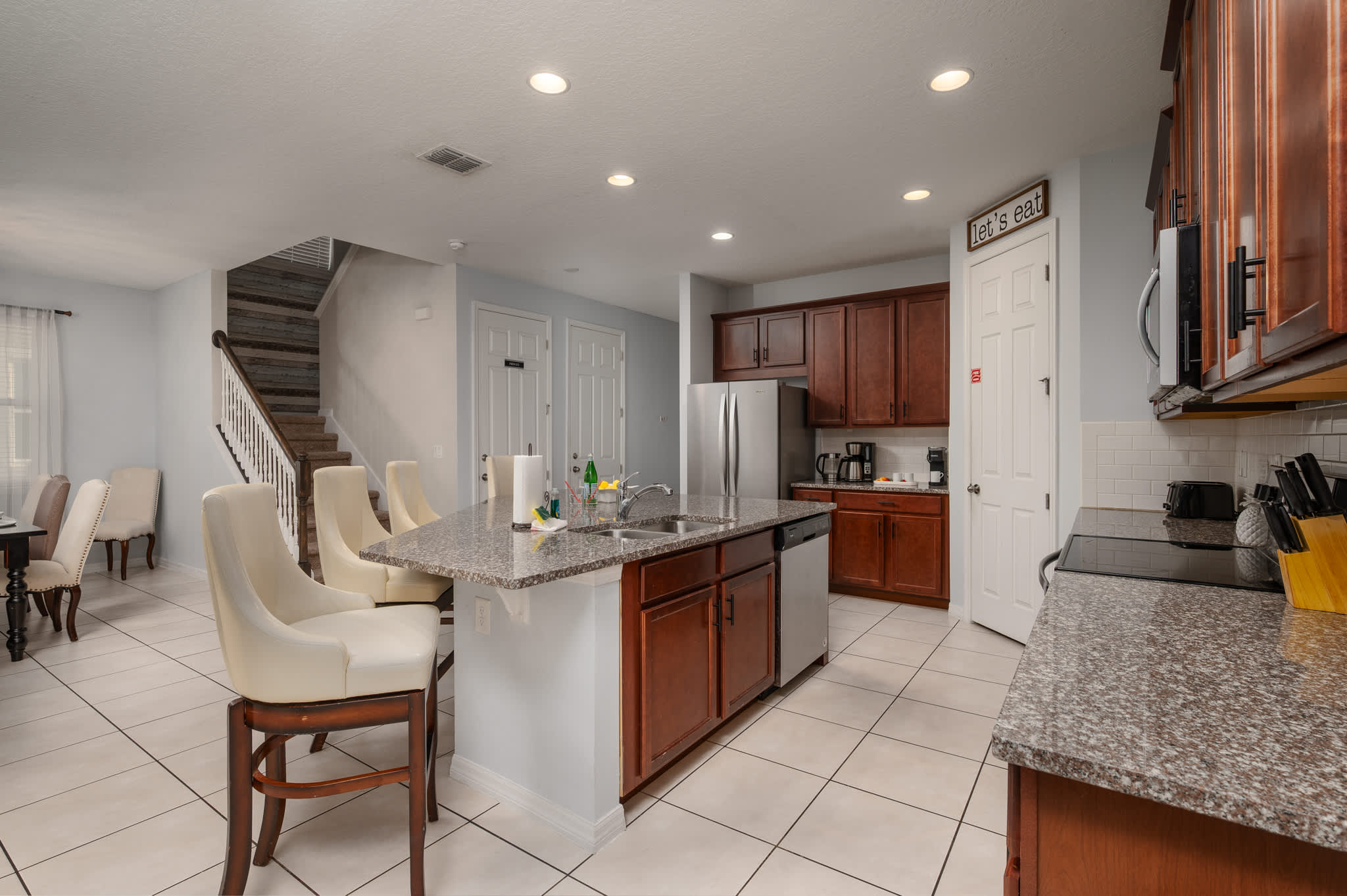 Resort villa w/ pool, game room & hot tub