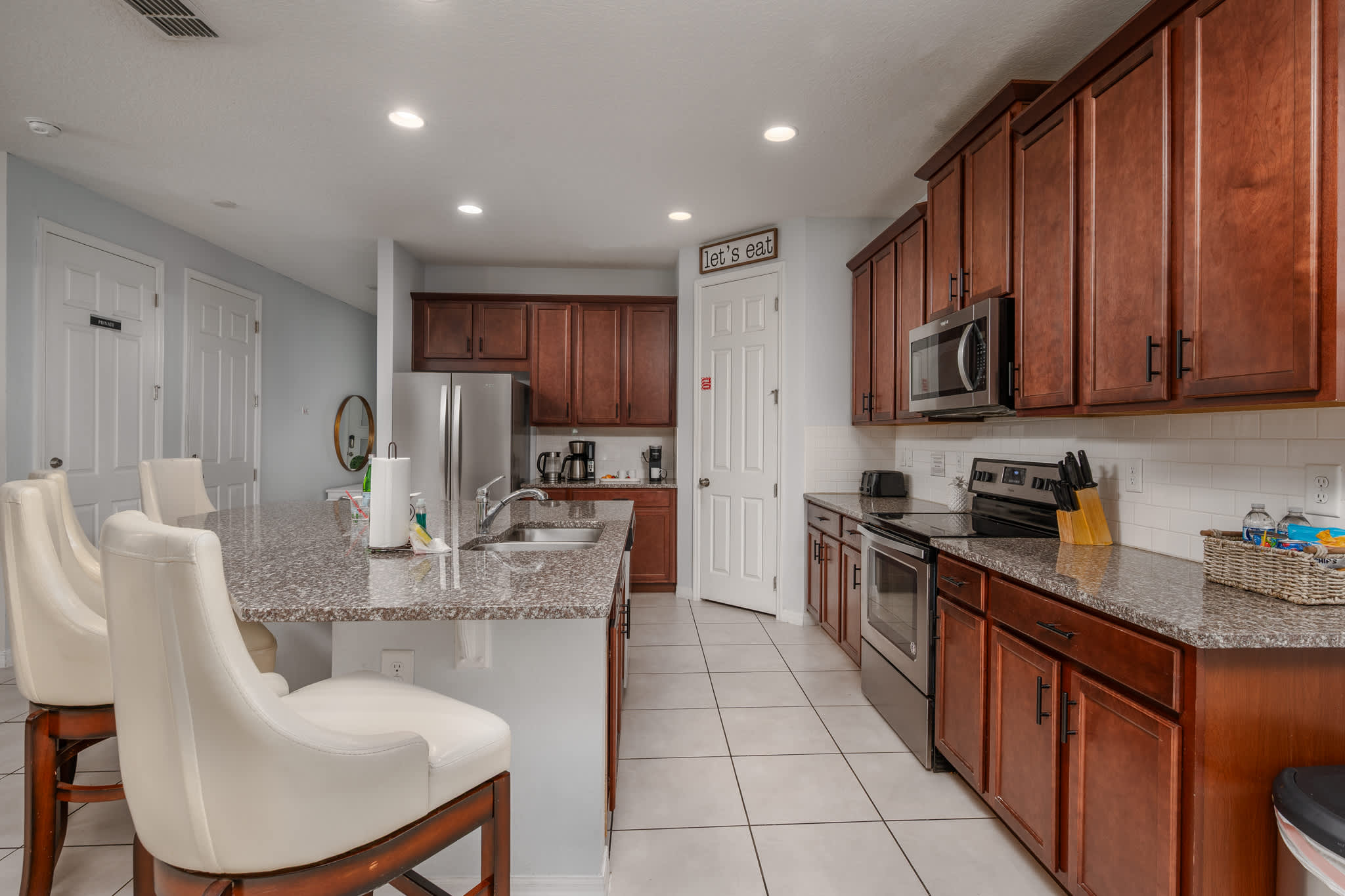 Resort villa w/ pool, game room & hot tub