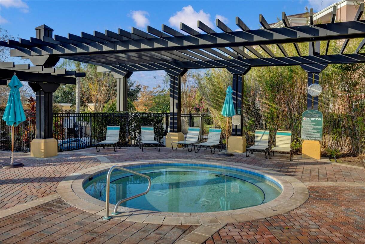 Vista Cay Resort Hot tub