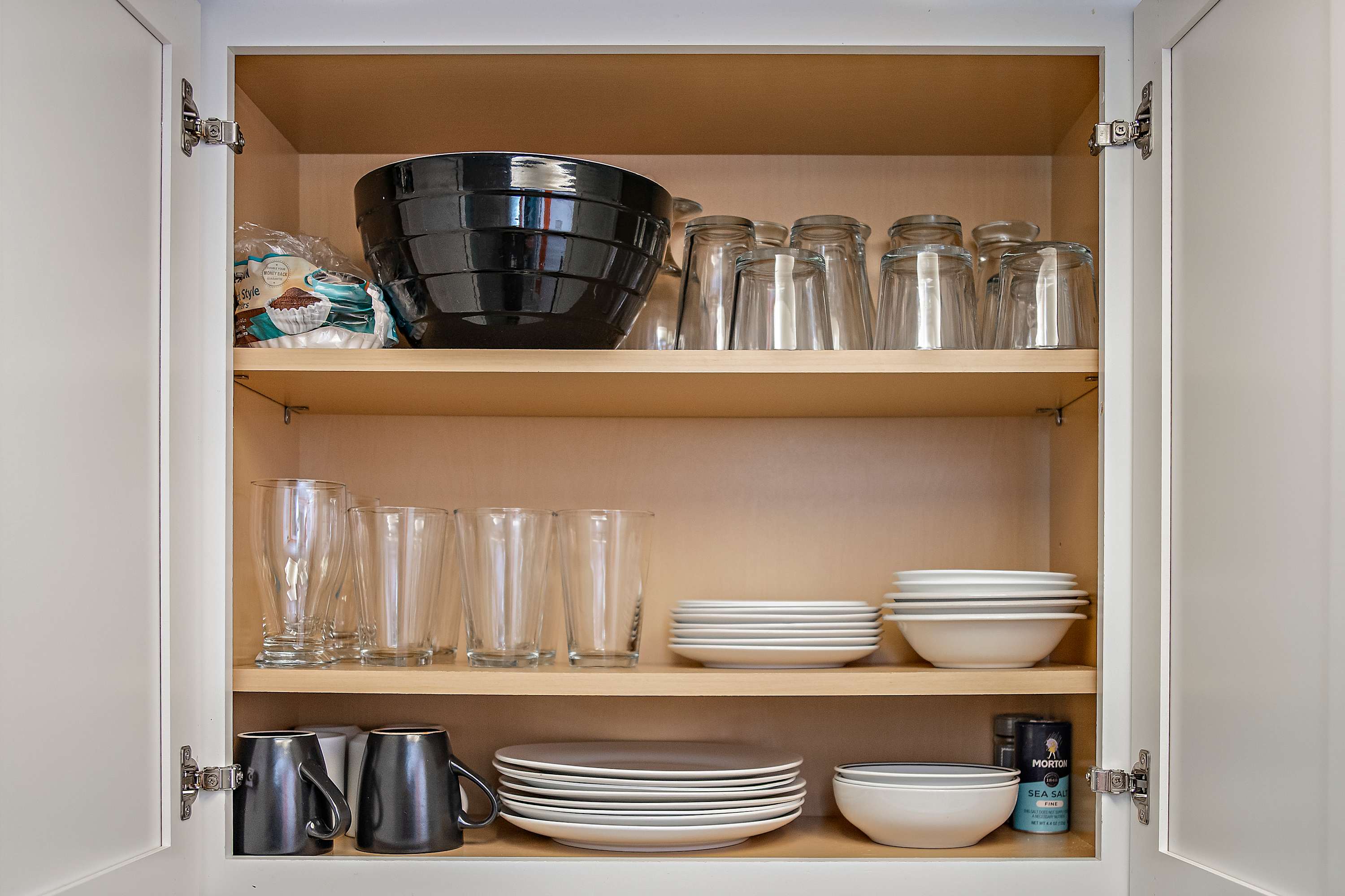 A fully stocked kitchen that caters to all your cooking needs.