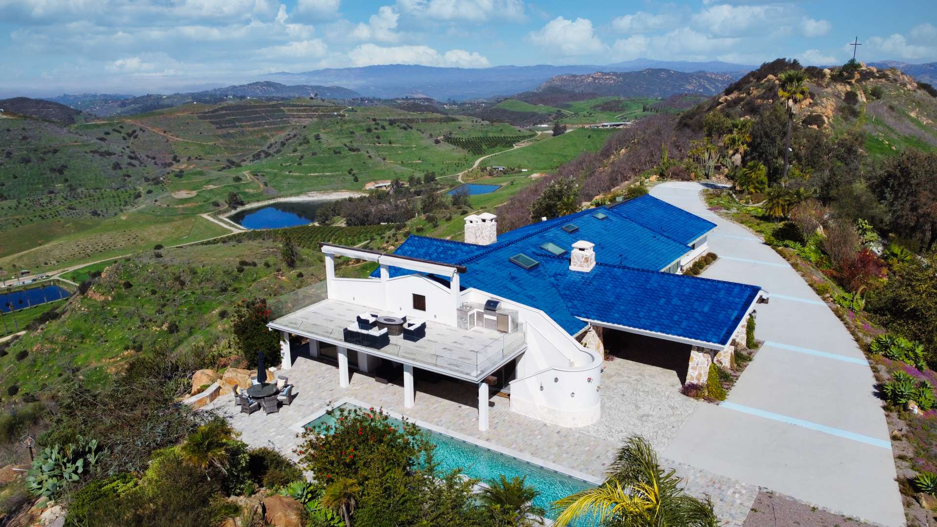 Luxe Private Hilltop Escape | Pool & Spa 360-views