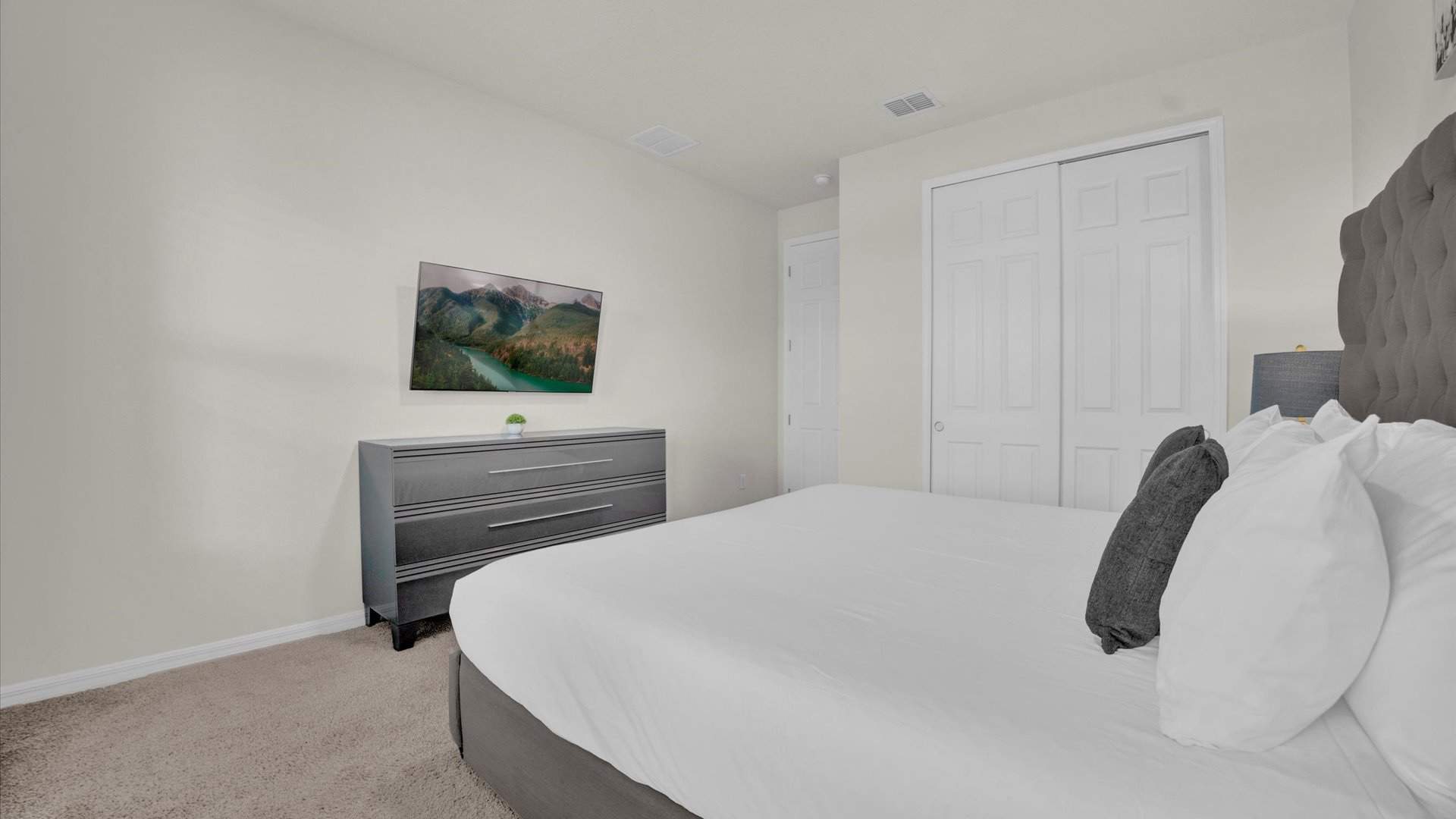 King Bedroom with smart TV 