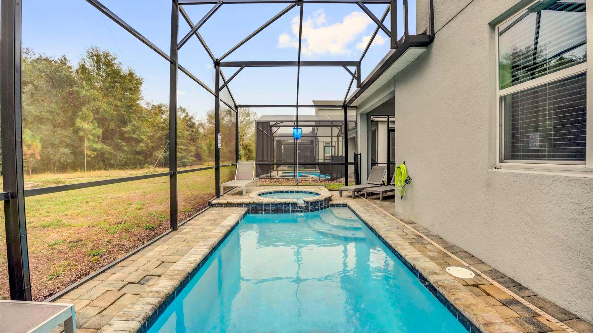 Private Swimming Pool and Jacuzzi