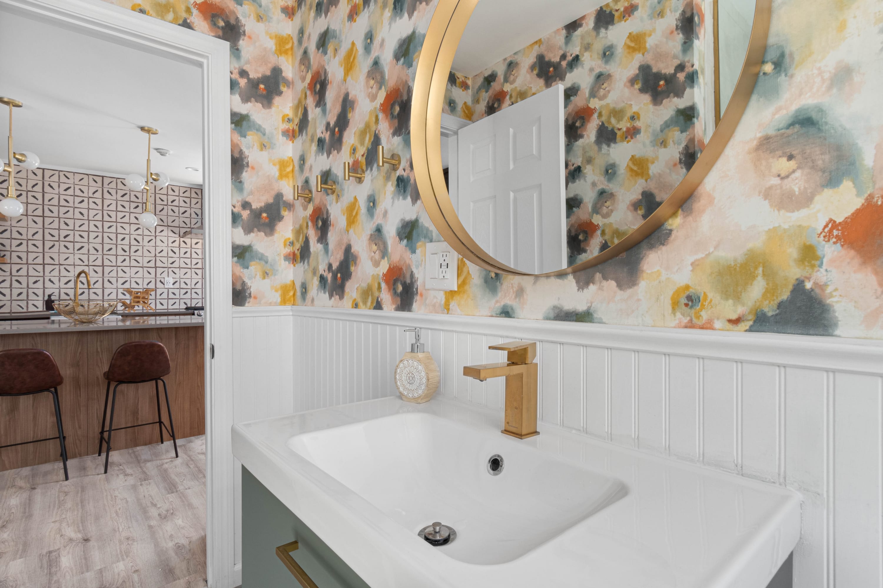 Historic Apartments in Center, Warren - Sleep 8!