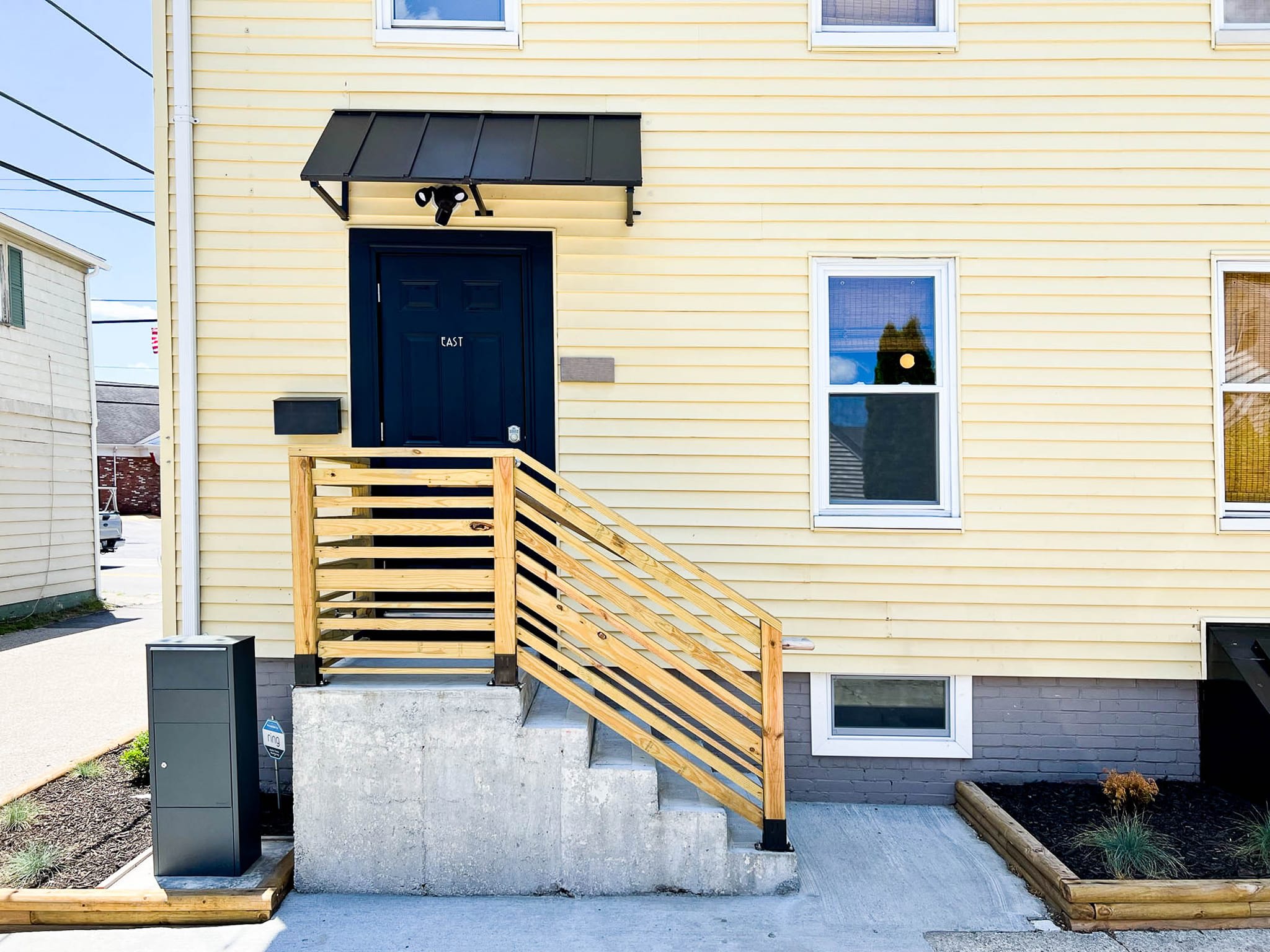 Historic Apartments in Center, Warren - Sleep 8!