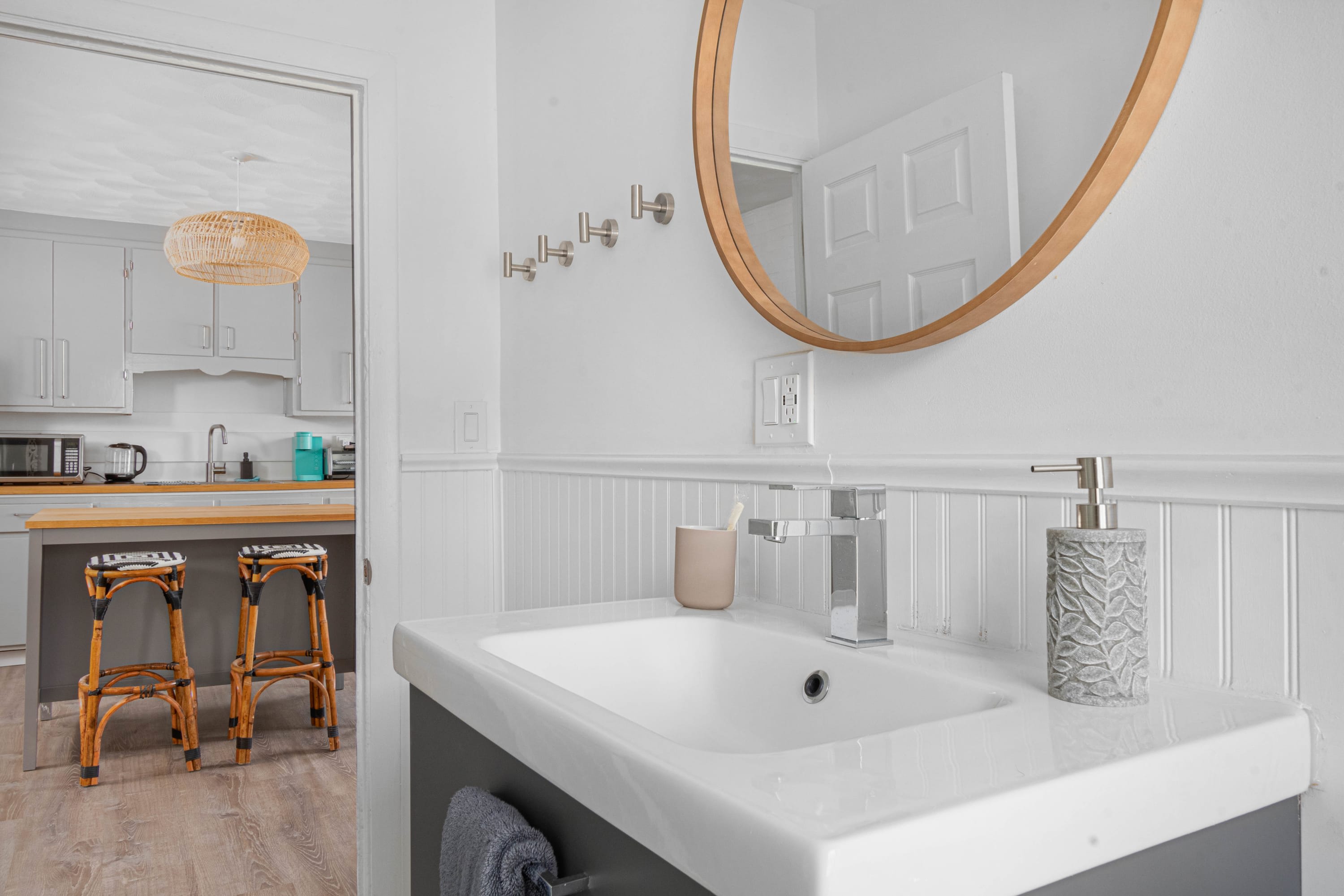 Historic Apartments in Center, Warren - Sleep 8!