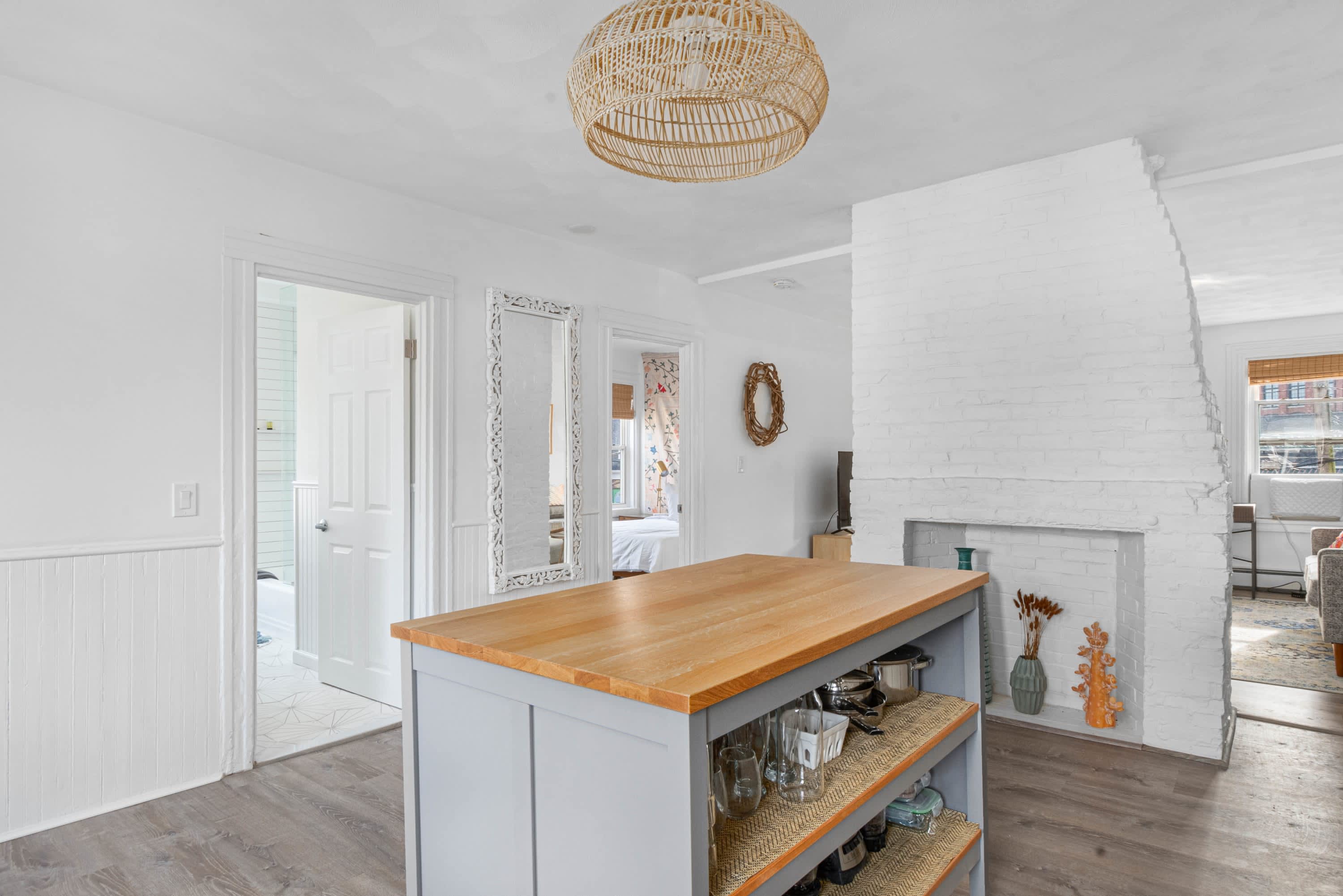 Historic Apartments in Center, Warren - Sleep 8!