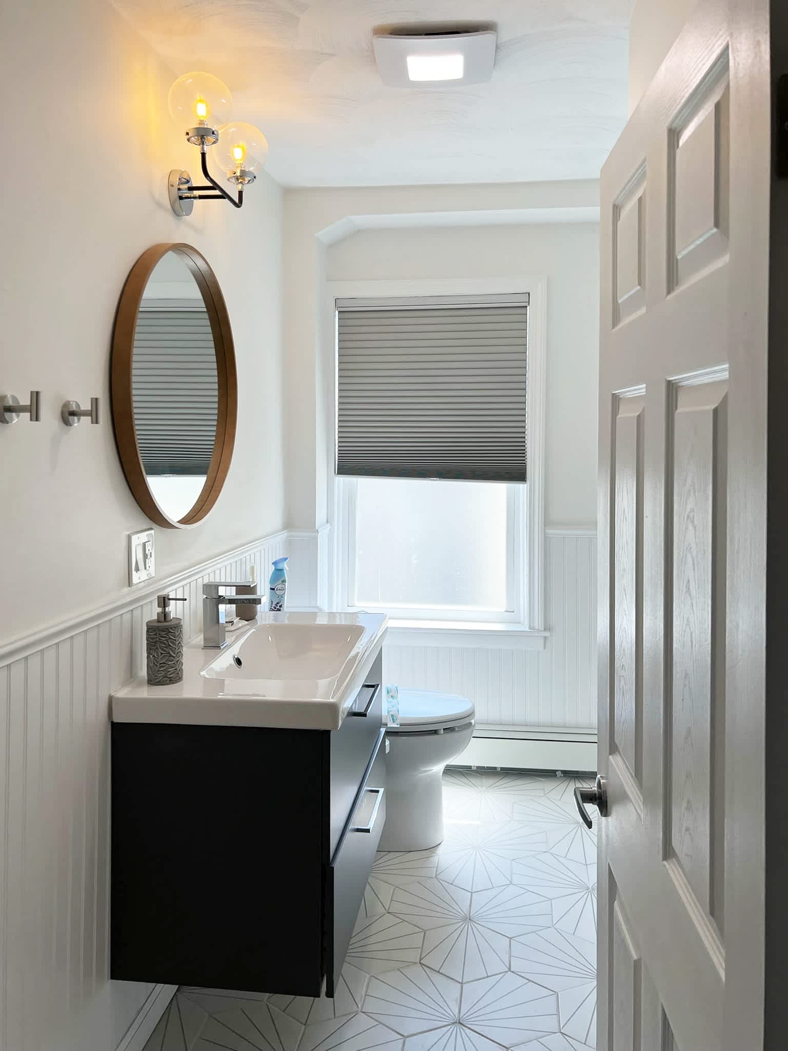Historic Apartments in Center, Warren - Sleep 16!