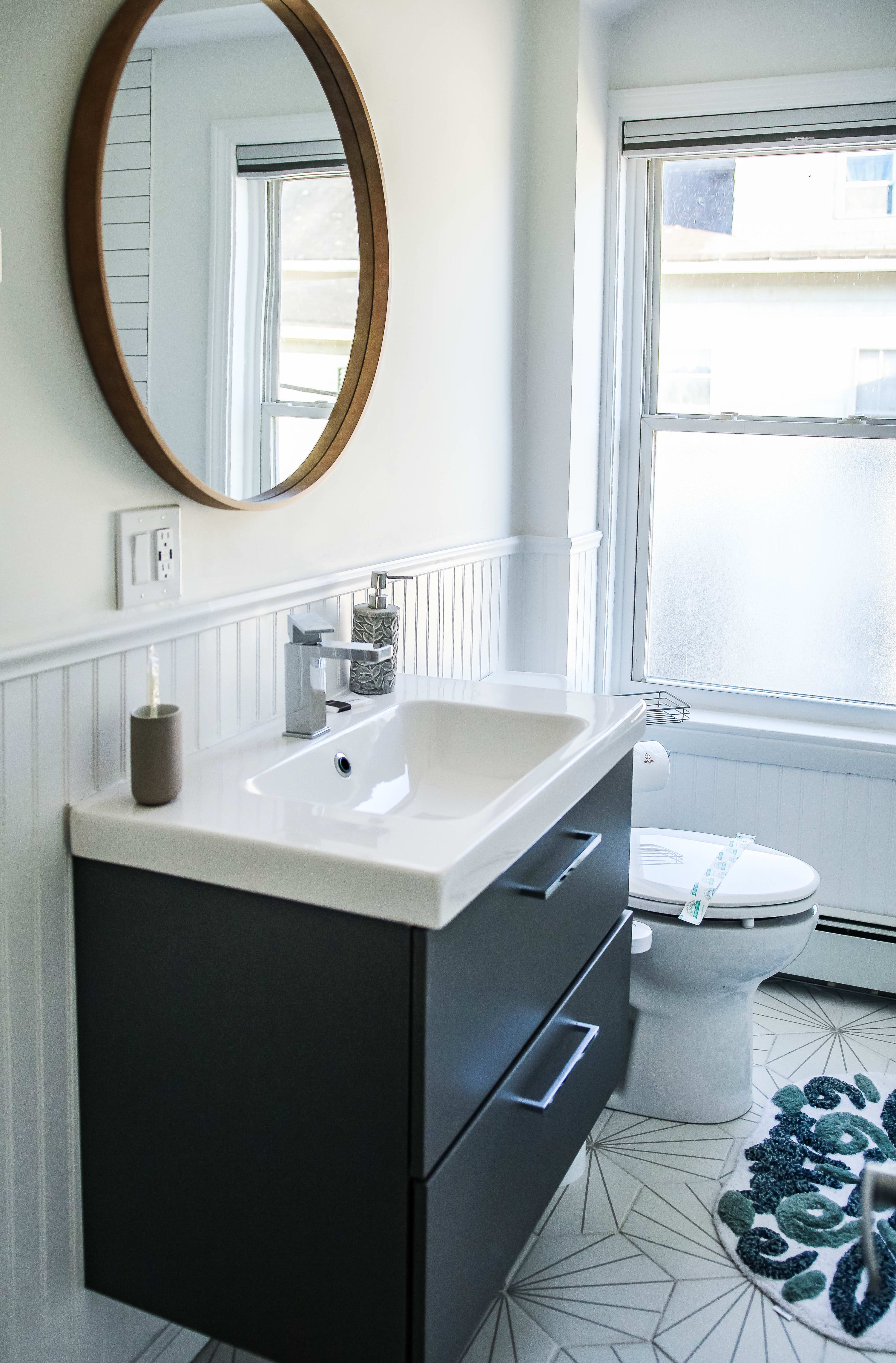 Historic Apartments in Center, Warren - Sleep 16!
