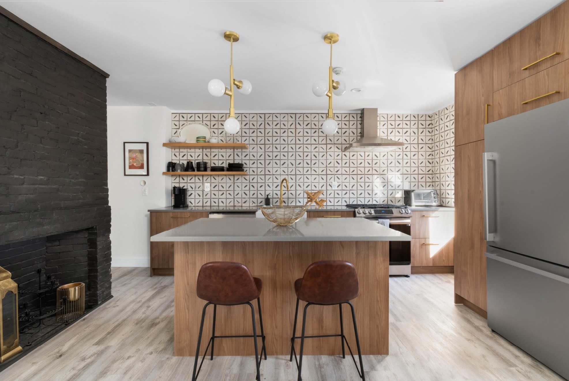 Historic Apartments in Center, Warren - Sleep 16!
