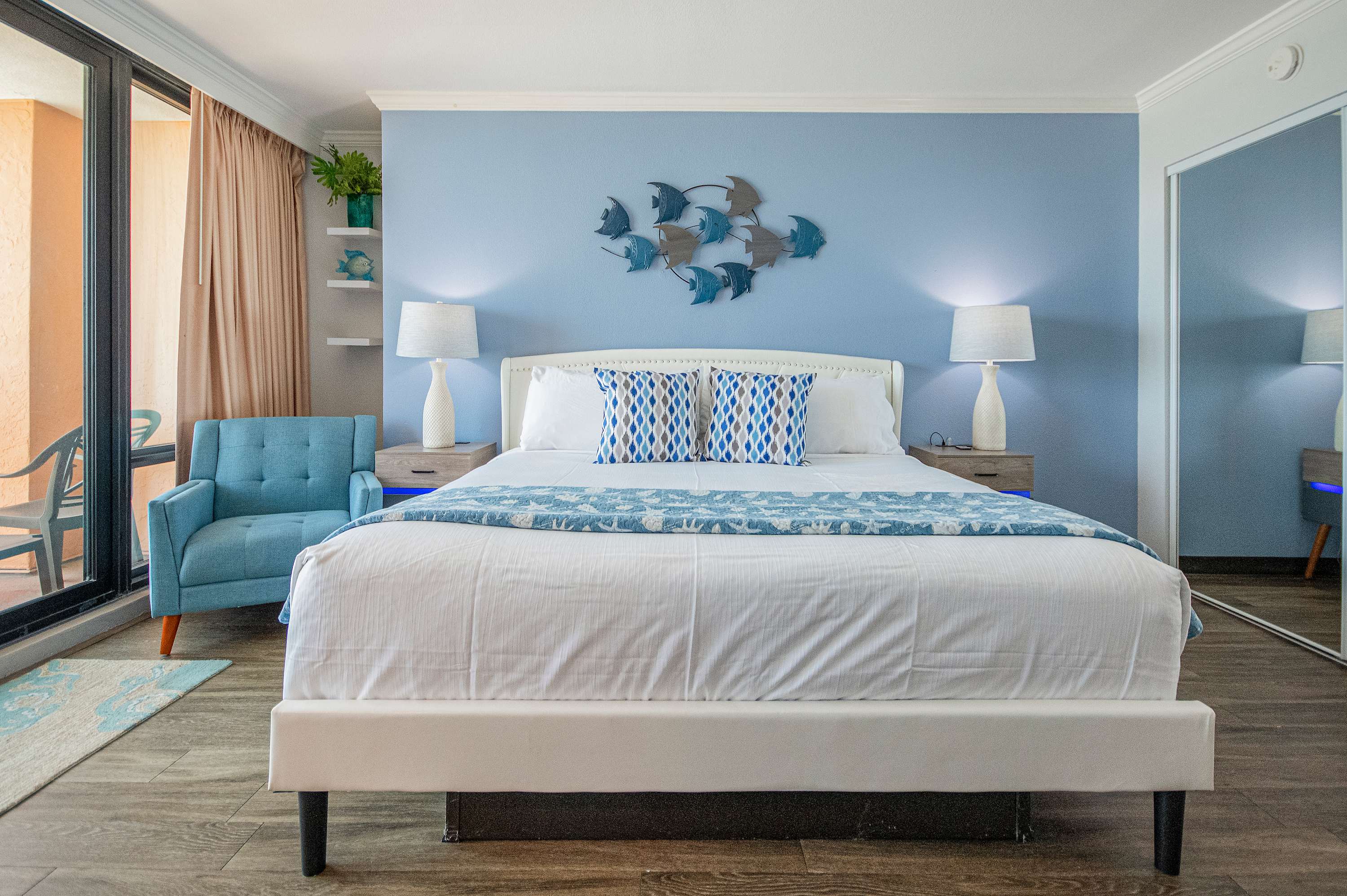 KING bed on the BEACH Pools M61