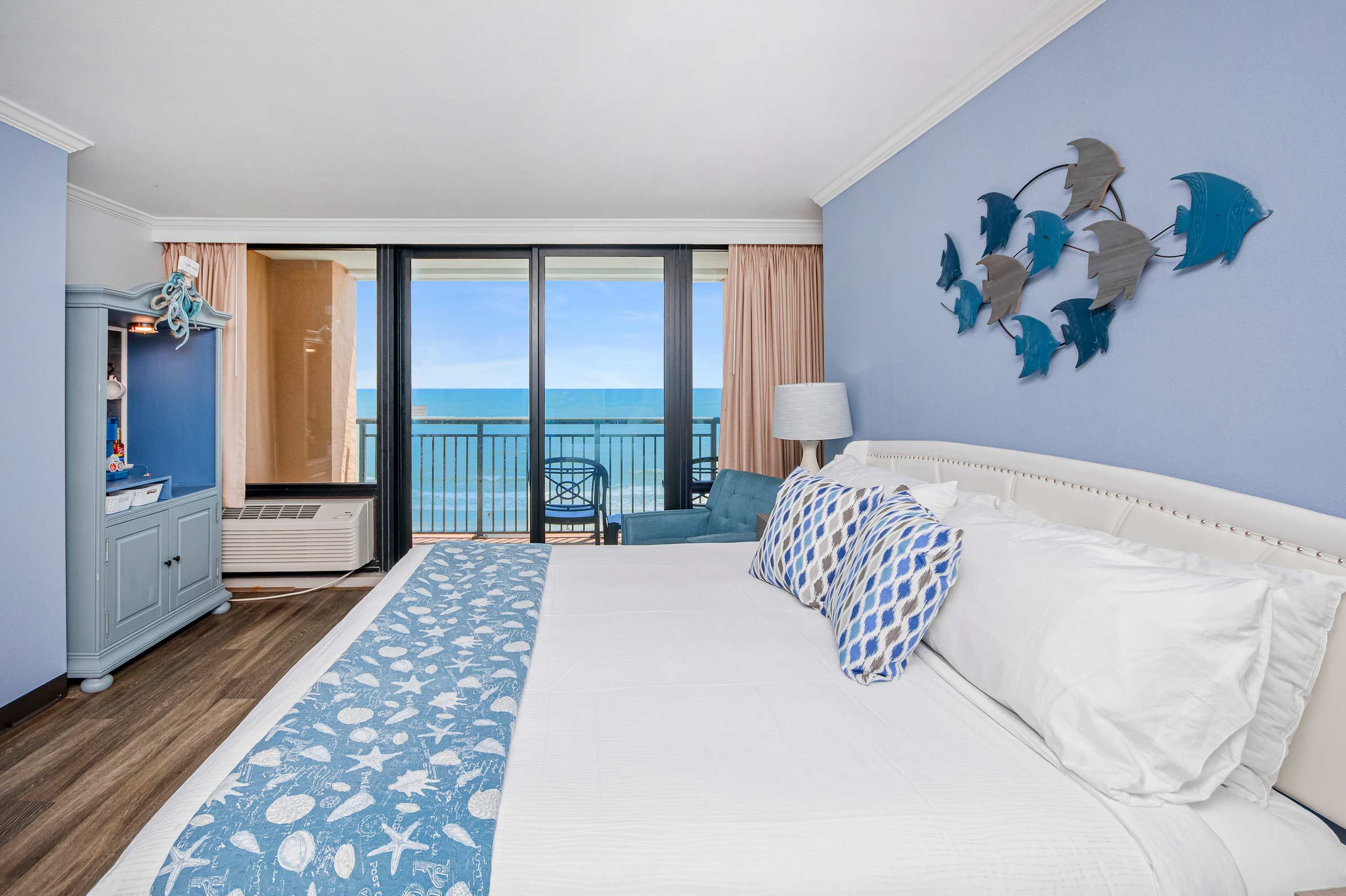 KING bed on the BEACH, Pools,M61 — Myrtle Beach, SC — vacation rental