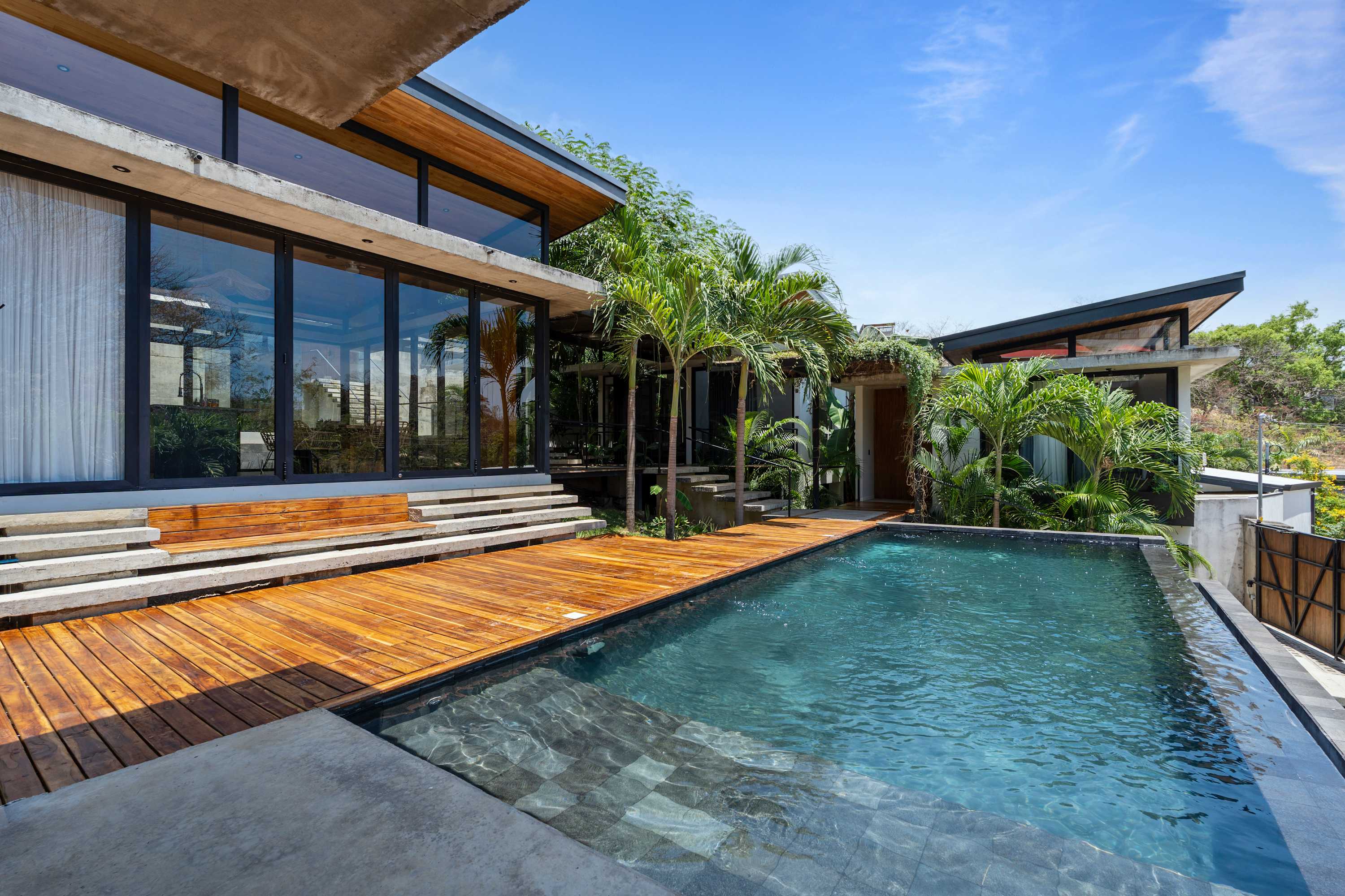 Infinity Pool Villa, 10 min Walk to Beach & Dining — Tamarindo, Provincia de Guanacaste — vacation rental