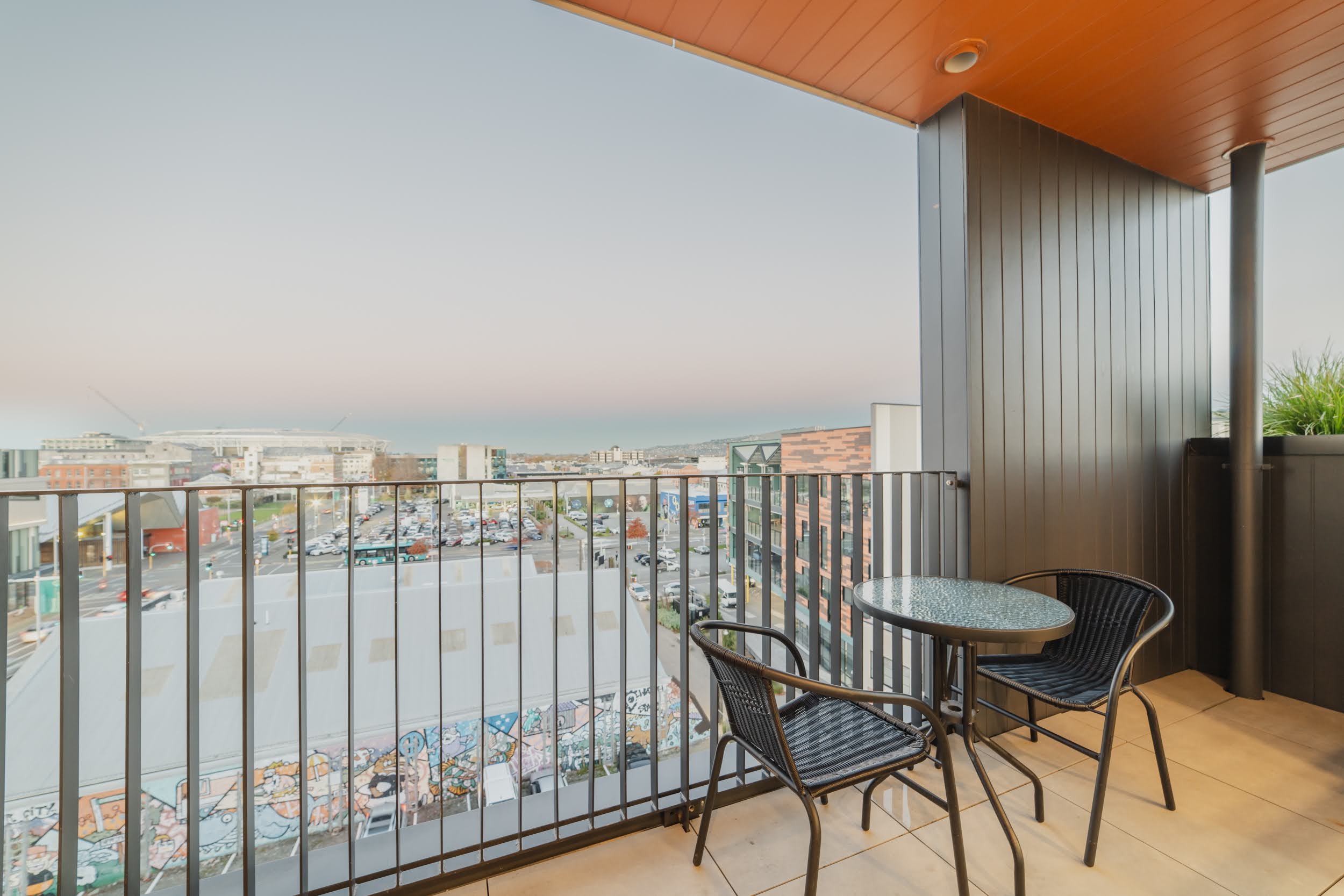 Tuam St Stay – 1BR with Balcony, Bath
