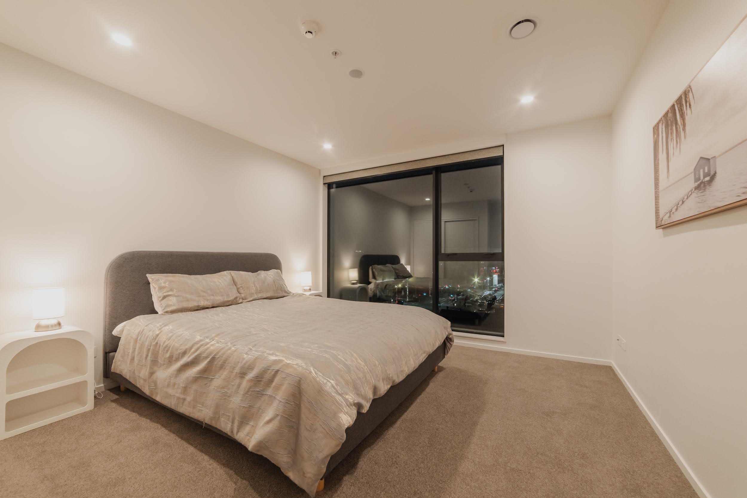 Tuam St Stay – 1BR with Balcony, Bath