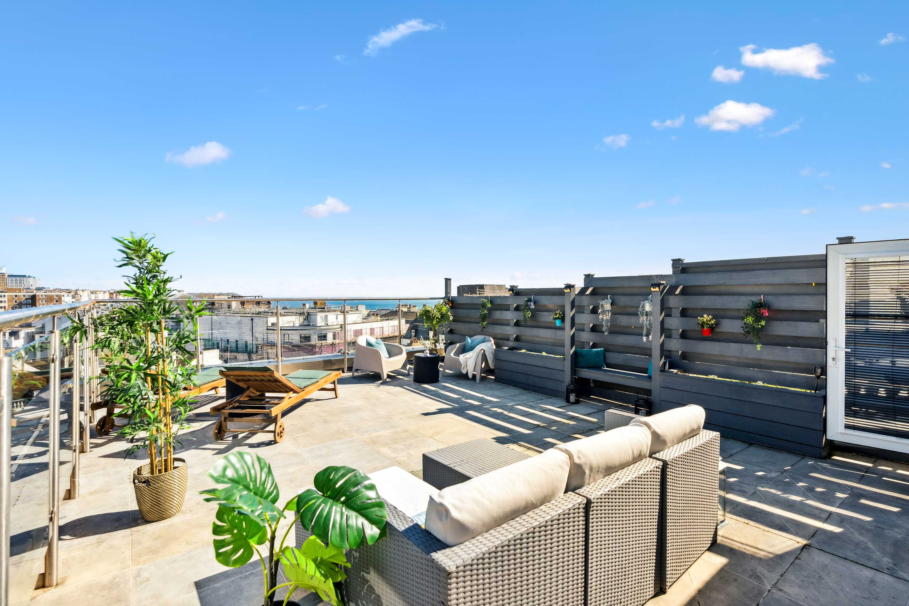 Penthouse Retreat | Rooftop Terrace & Sea Views in Bartholomew Road BN1 1JS - Property image 5 - VivreStays
