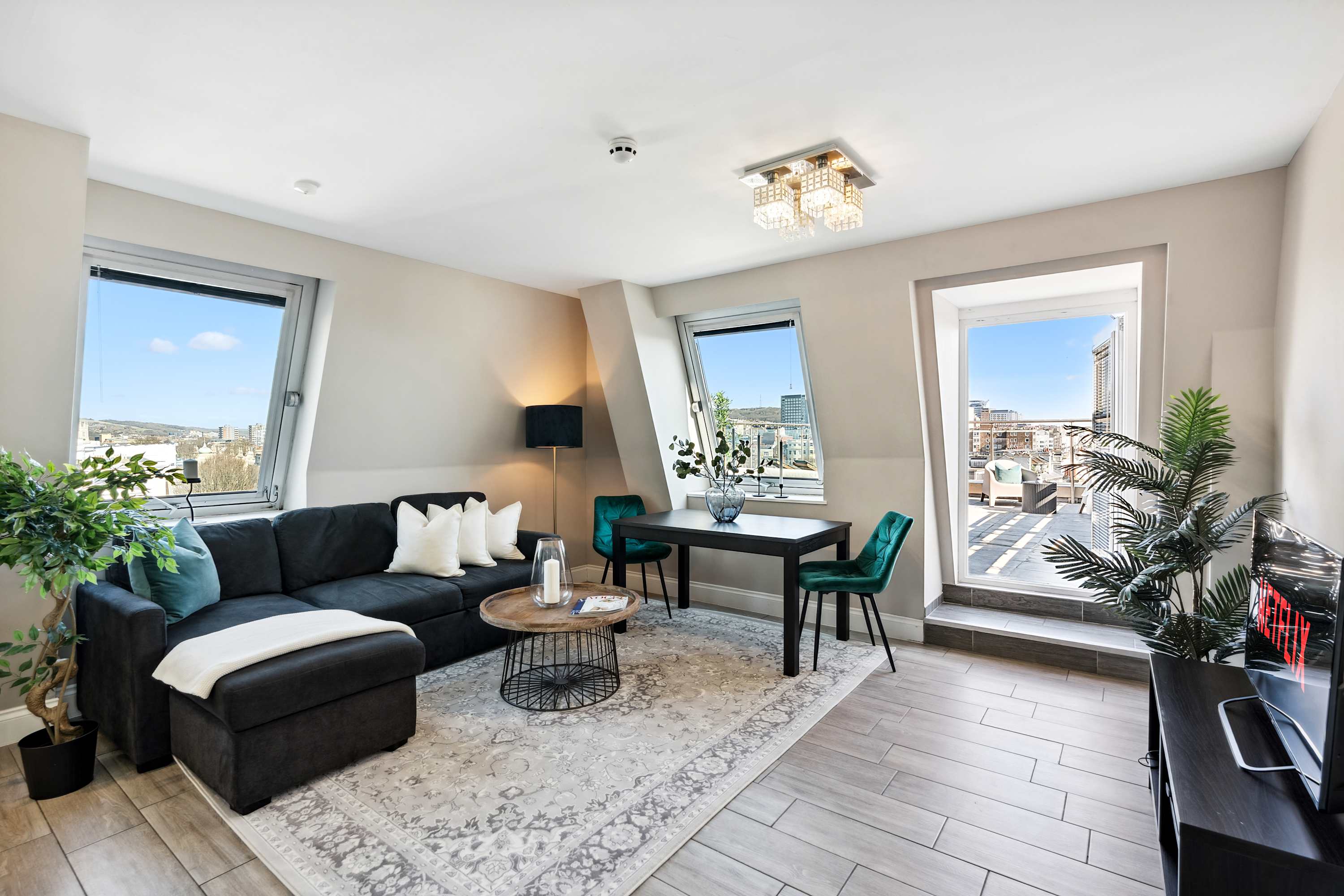 Penthouse Retreat | Rooftop Terrace & Sea Views in Bartholomew Road BN1 1JS - Property image 7 - VivreStays