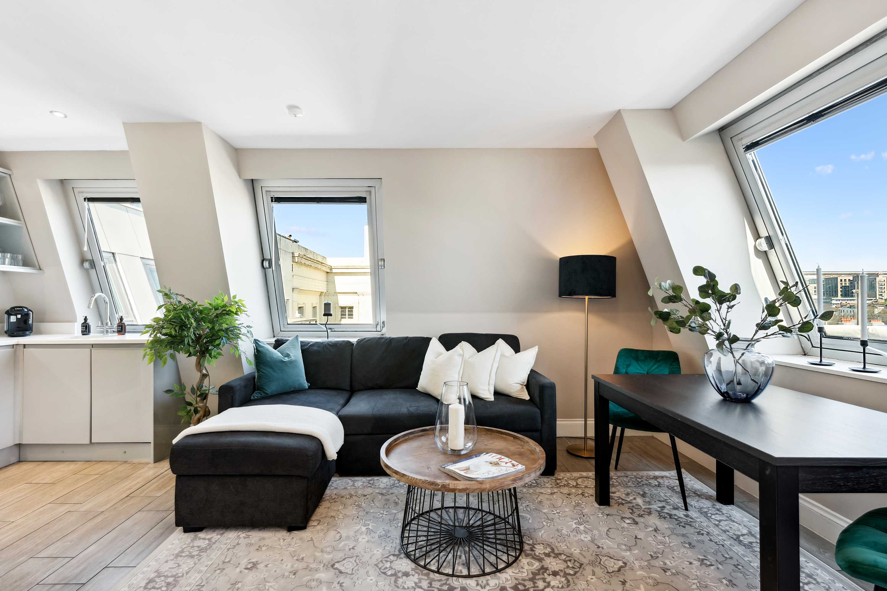 Penthouse Retreat | Rooftop Terrace & Sea Views in Bartholomew Road BN1 1JS - Property image 14 - VivreStays