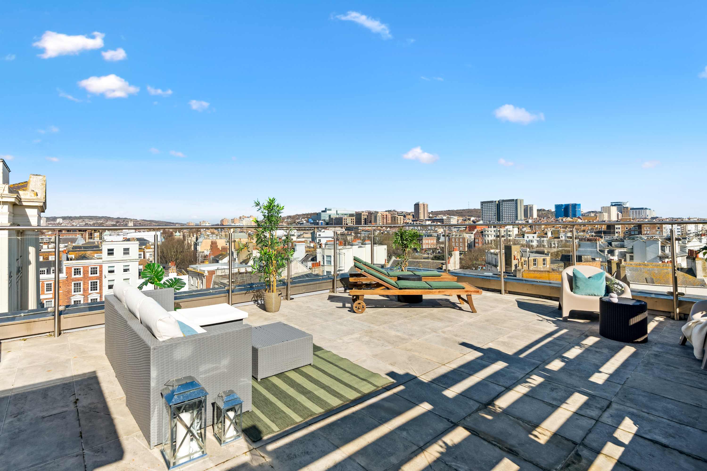 Penthouse Retreat | Rooftop Terrace & Sea Views in Bartholomew Road BN1 1JS - Property image 12 - VivreStays