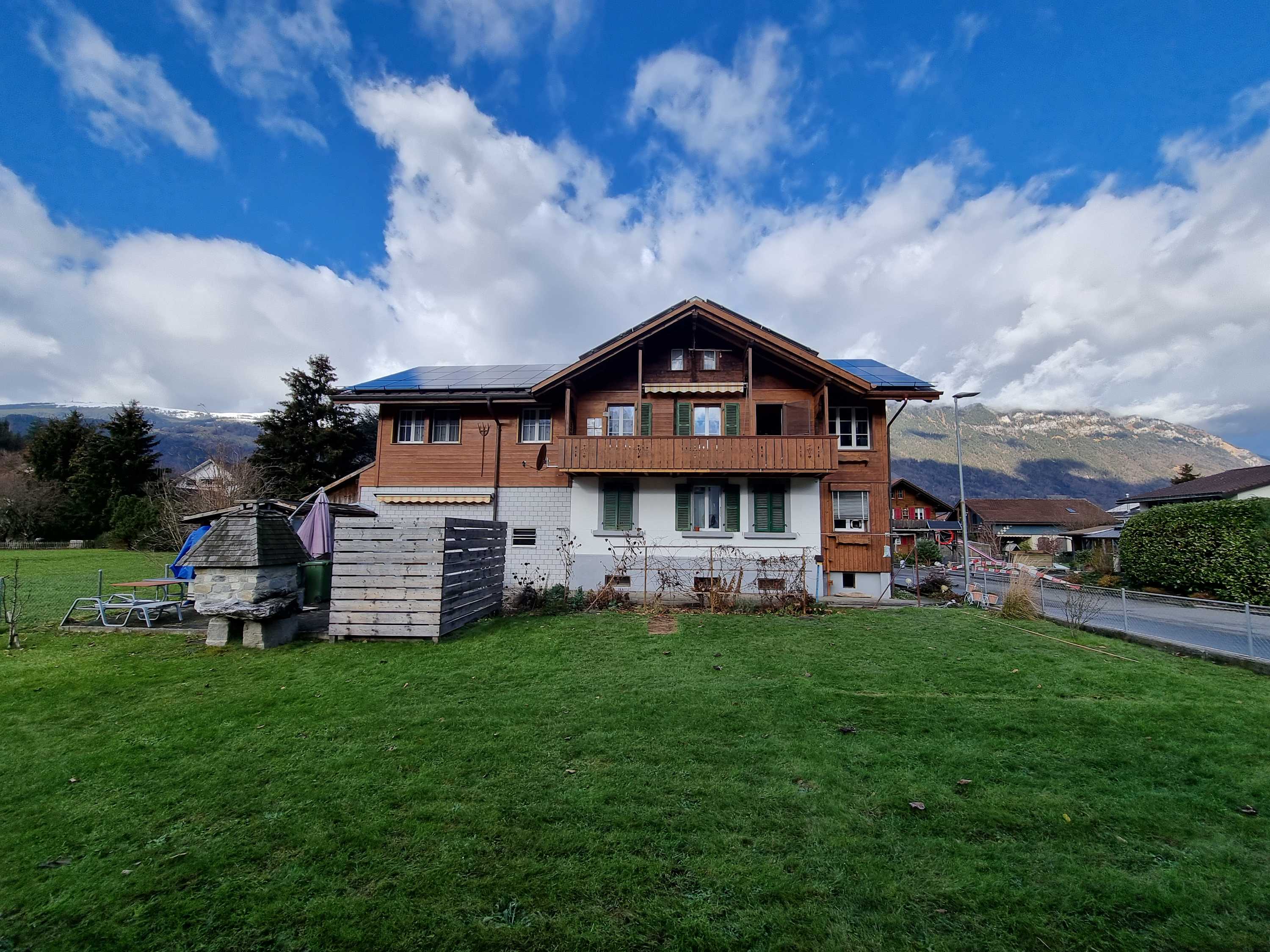 Alpine Apartment with Panoramic Mountain Views — Matten bei Interlaken, Bern — vacation rental