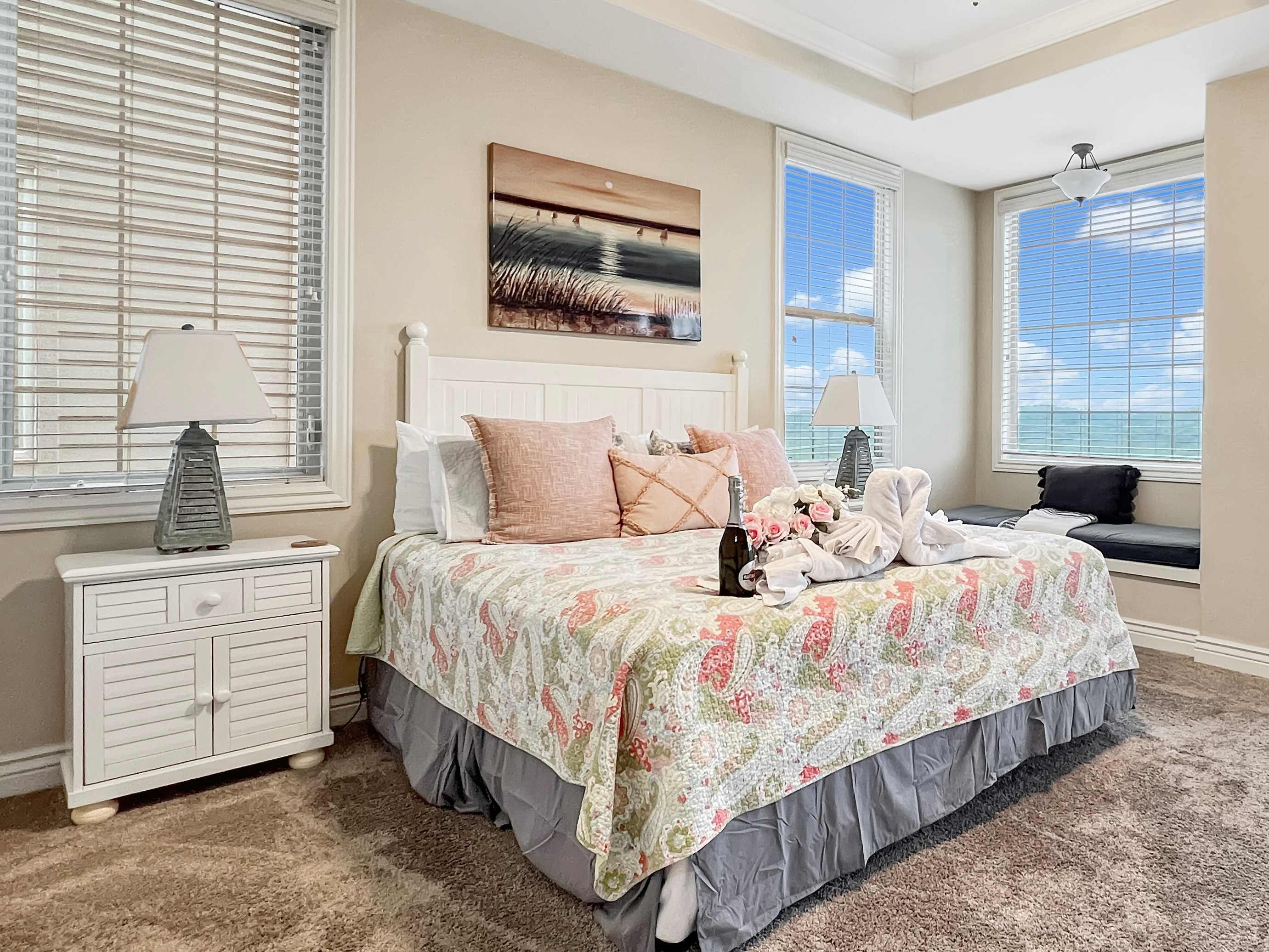 L 4-5 Stunning Views, close to SDC 3 Beds