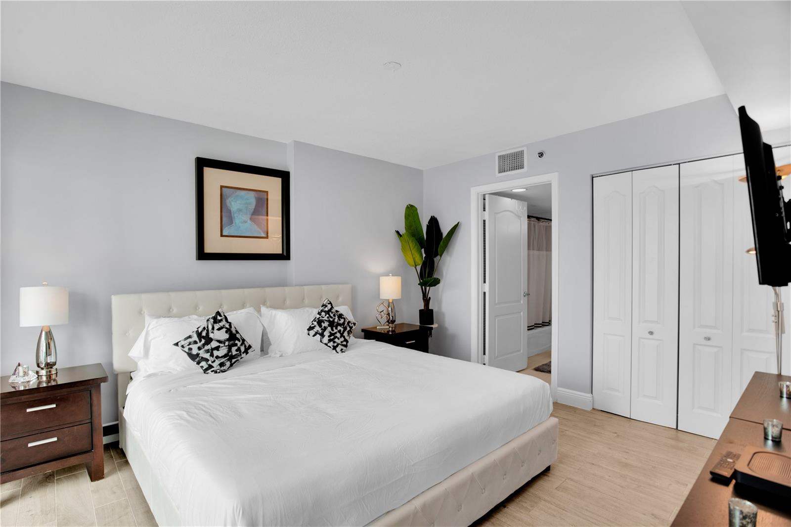 Amazing Apt w/Ocean View + Pool & Gym