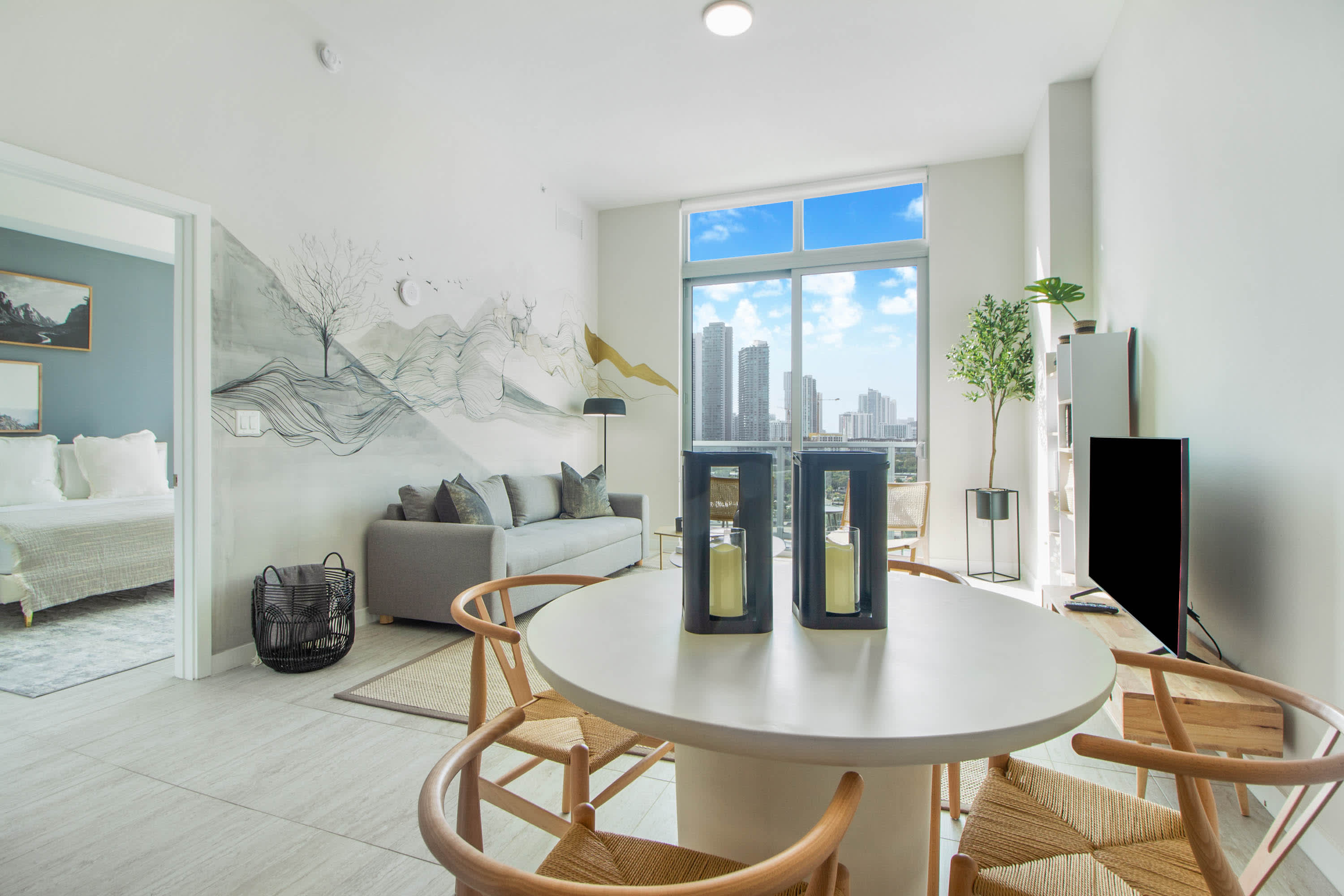 Stunning 1 Bdrm Penthouse, Miami Design District - Picture 1