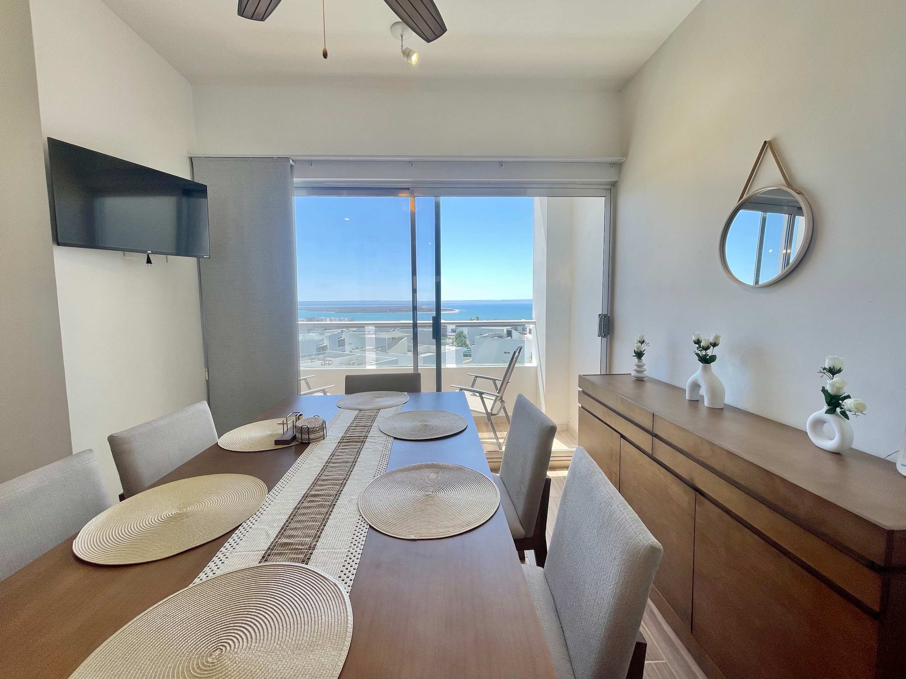 4th Oceanview one br condo pool  gym  parking — La Paz, Baja California Sur — vacation rental