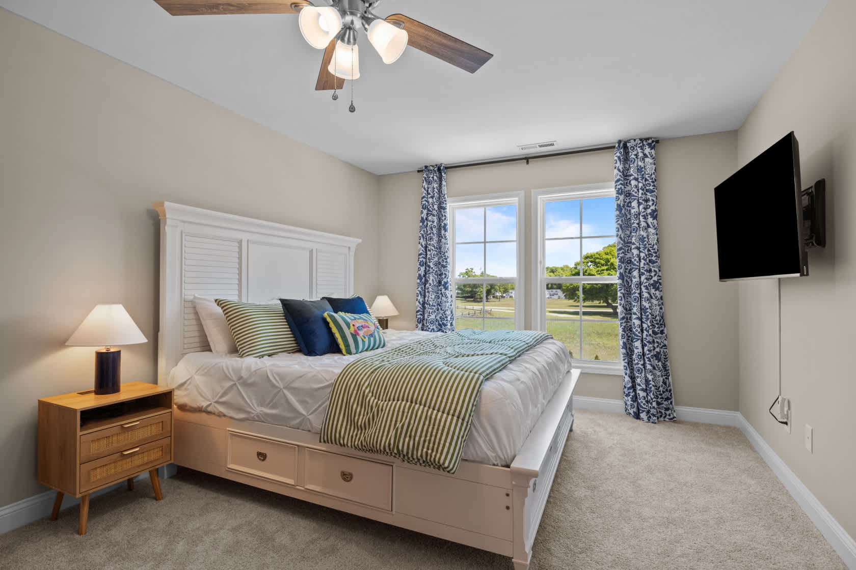 Modern Retreat Minutes to Emerald Isle Beach Villa 4